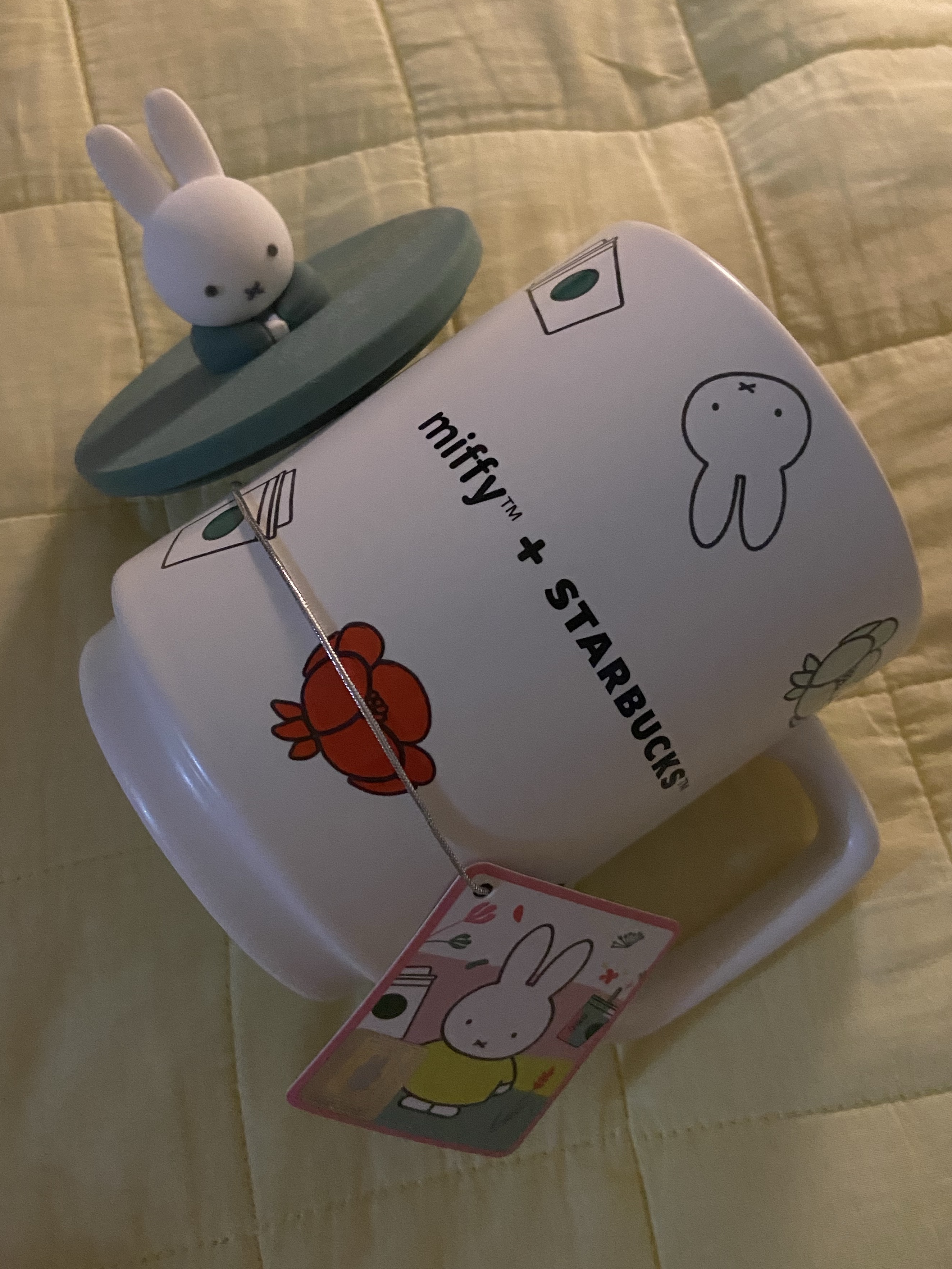 Starbucks x Miffy Forever Miffy Figure Mug 355ml 착용 스타일