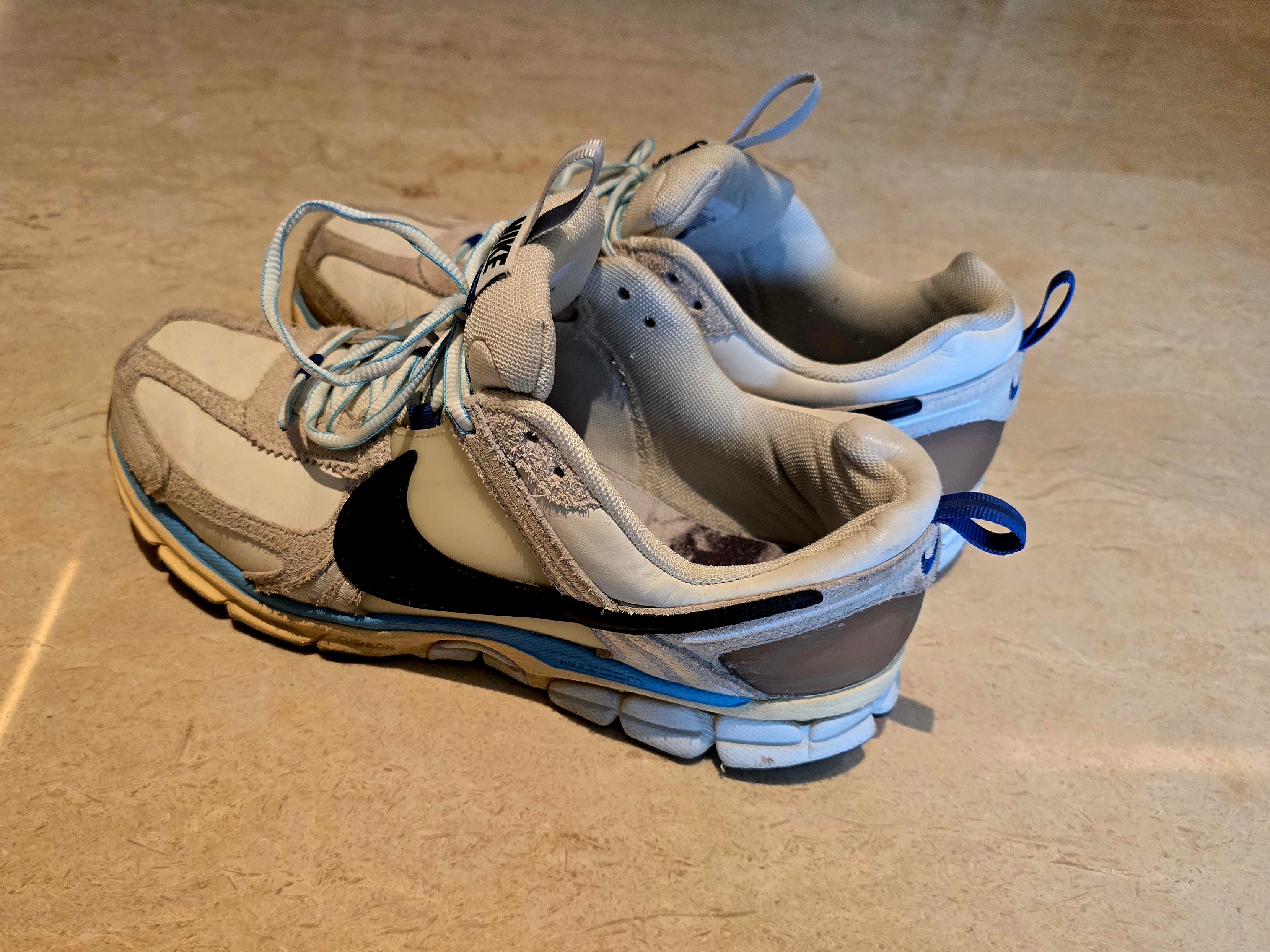 (W) Nike Zoom Vomero 5 PRM Designed by Japan 착용 스타일