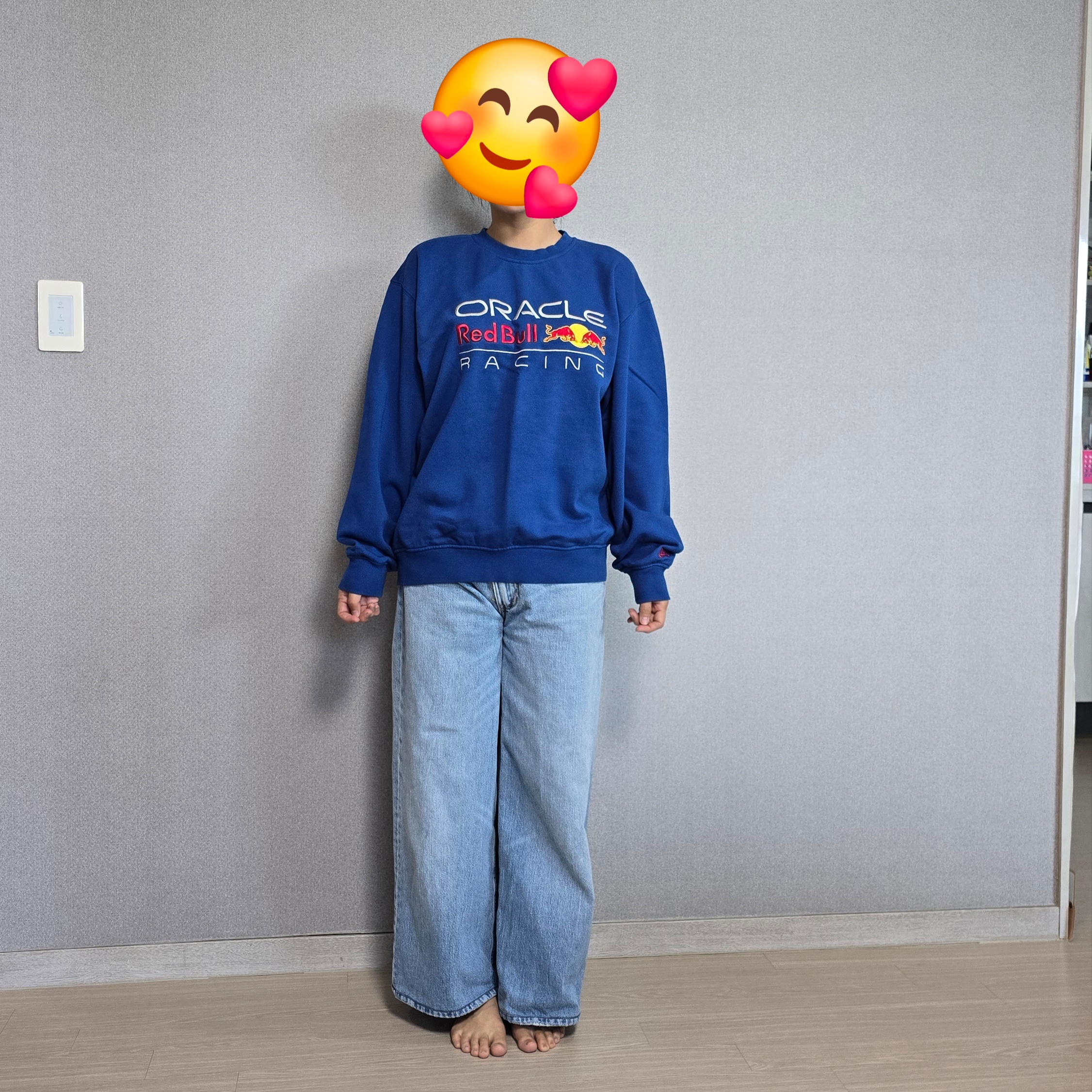 New Era x Oracle Red Bull Racing Basic Sweatshirt Blue 착용 스타일