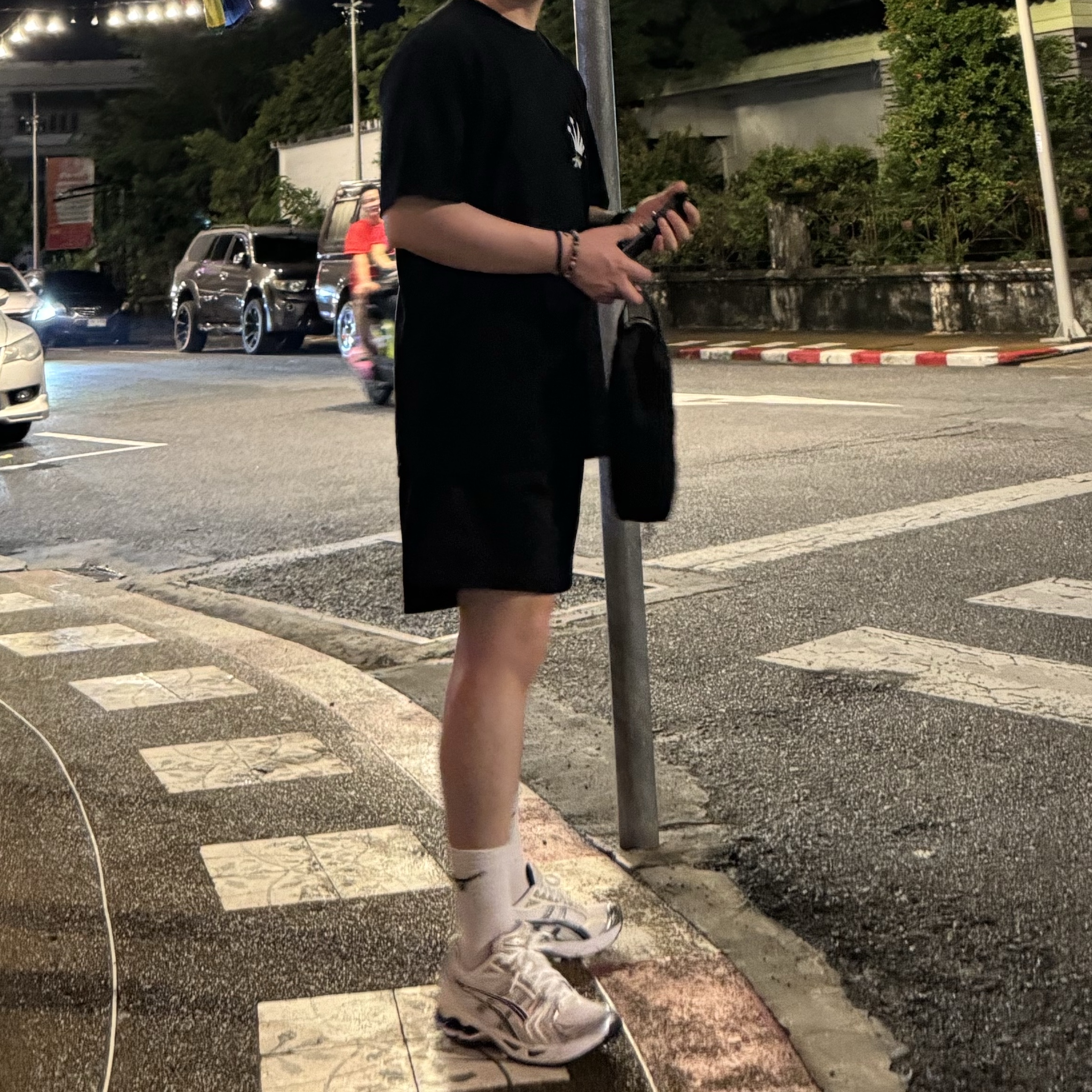 (W) Asics Gel-Kayano 14 White Midnight, Stussy Regal Crown Pigment Dyed T-Shirt Black 착용 스타일