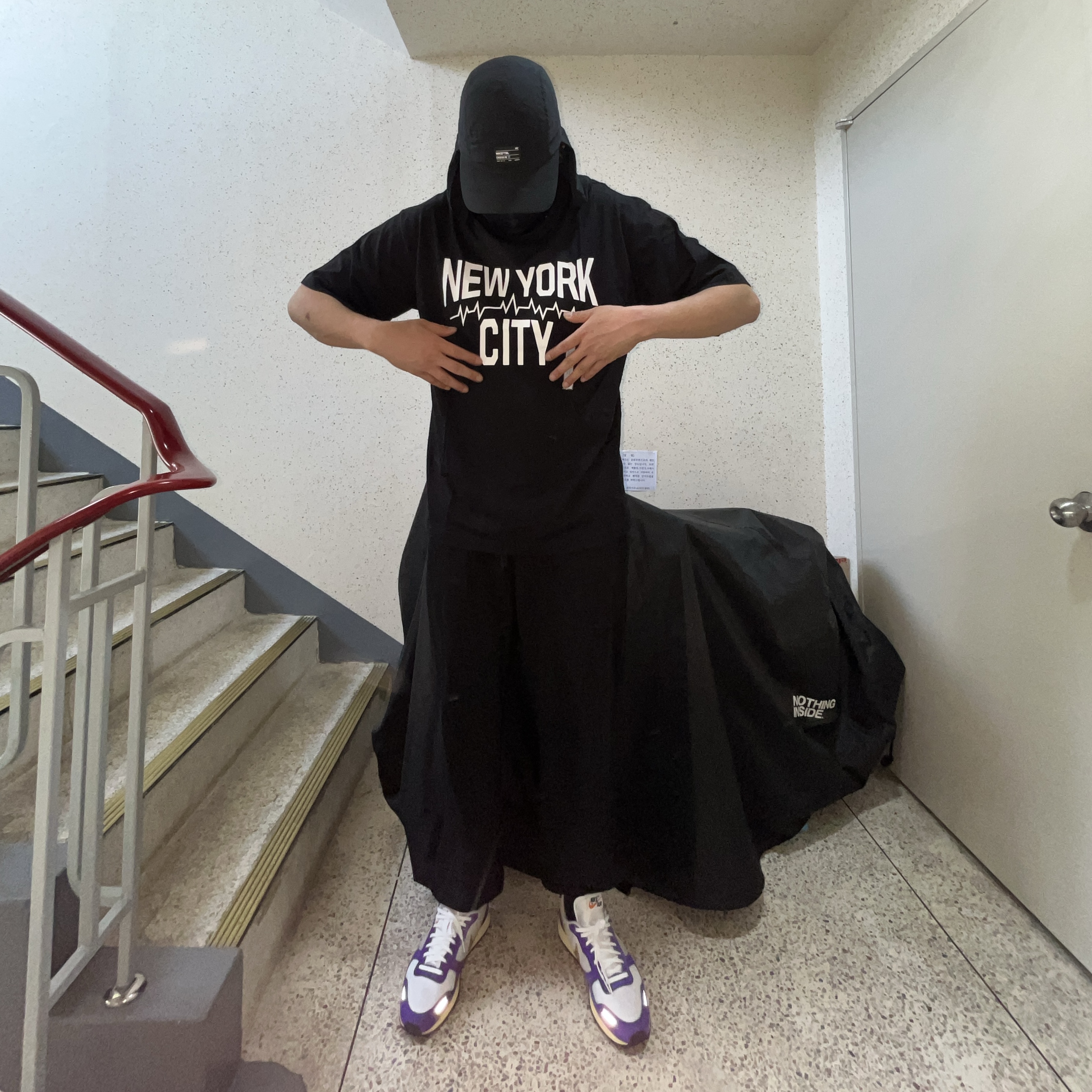 GU x Undercover Graphic T-Shirt 1 Black 착용 스타일
