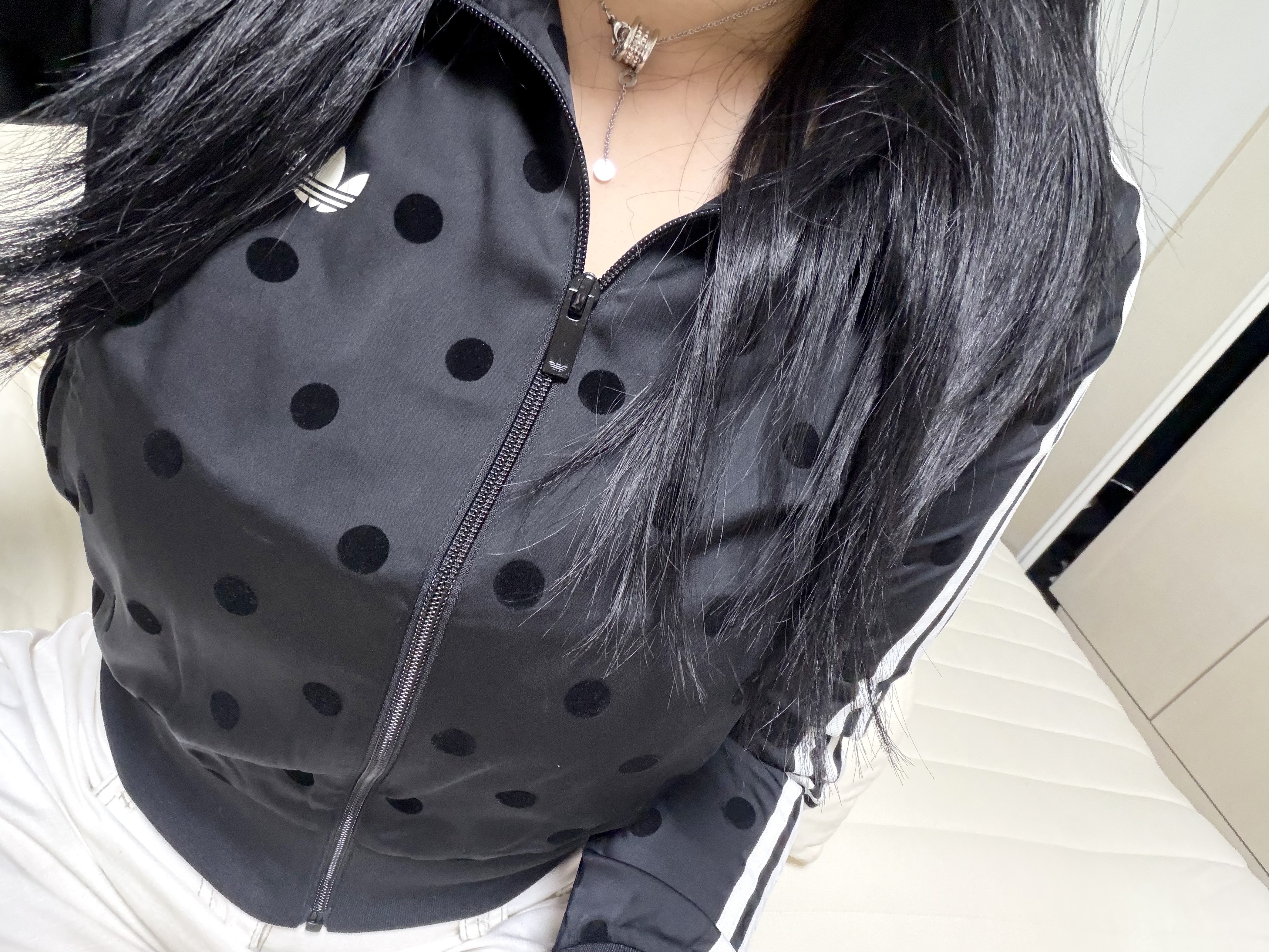 (W) Adidas Originals Satin Polka Dot Track Top Black - KR Sizing 착용 스타일 - 1