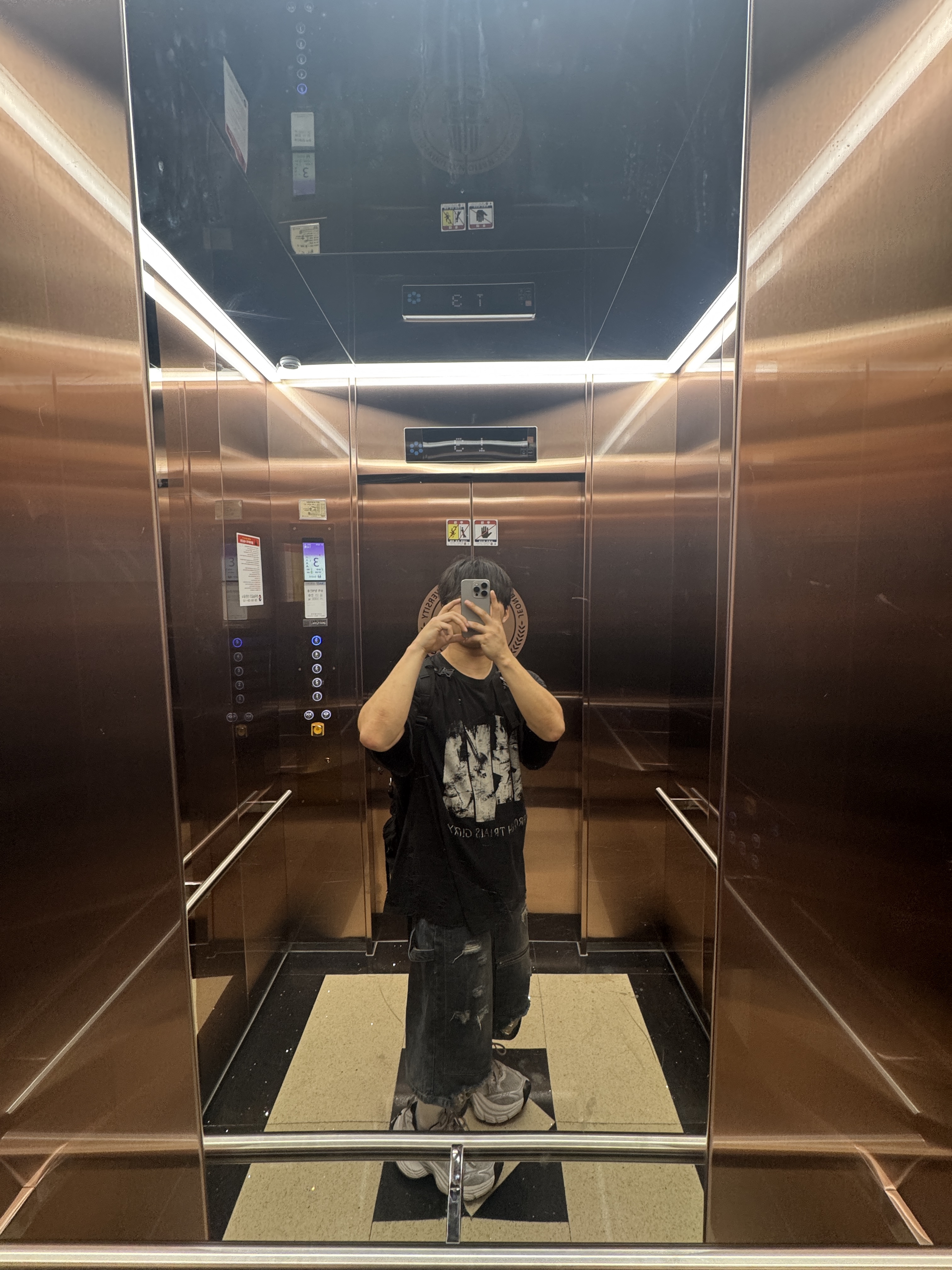 Balenciaga 10XL Sneakers White Grey Silver Black, Undermycar Through Trials Glory Vintage T-Shirt Black - 25SS 착용 스타일 - 2