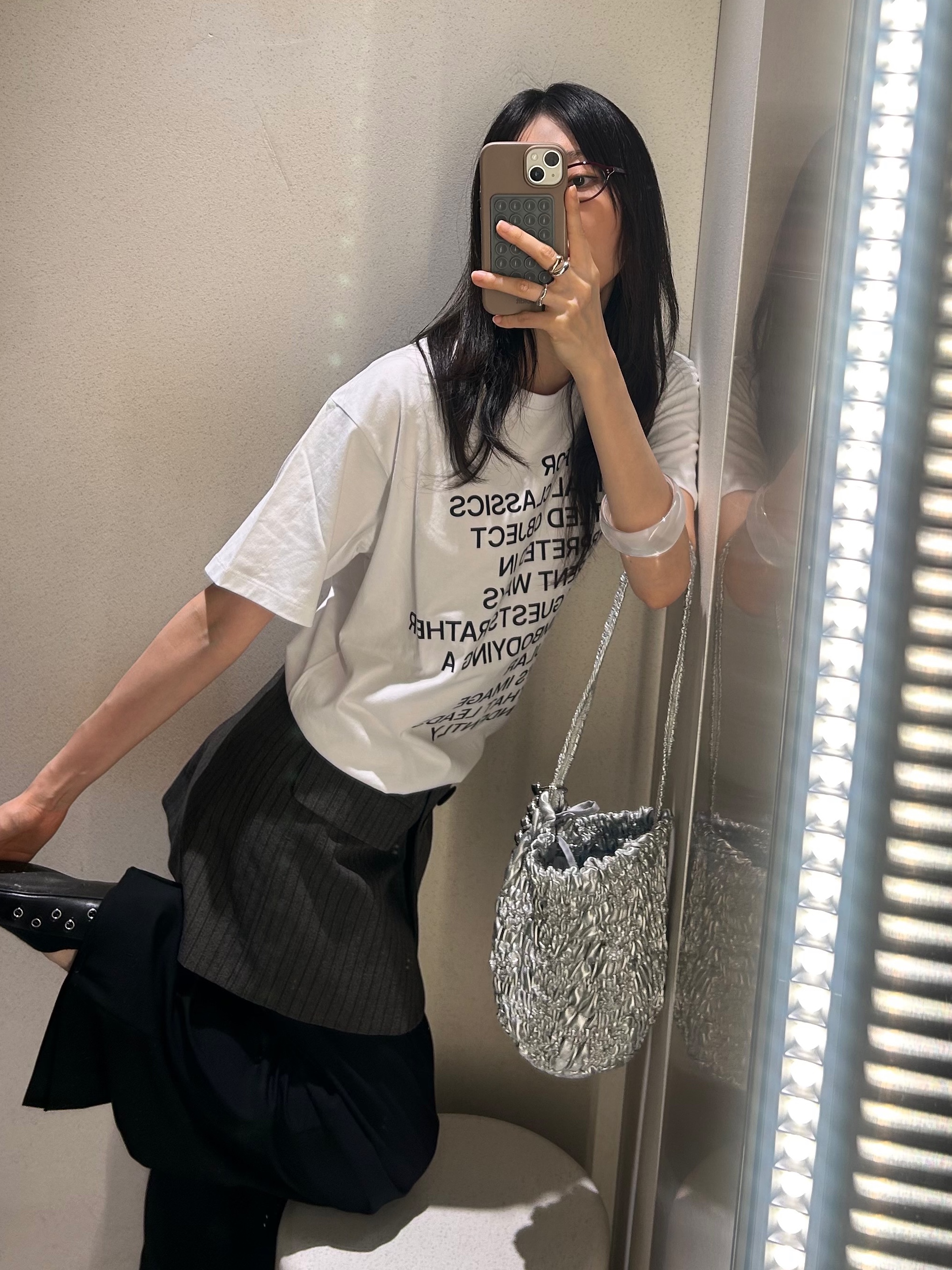 MILLO WOMEN Lettering Archive T-shirts White 착용 스타일 - 3