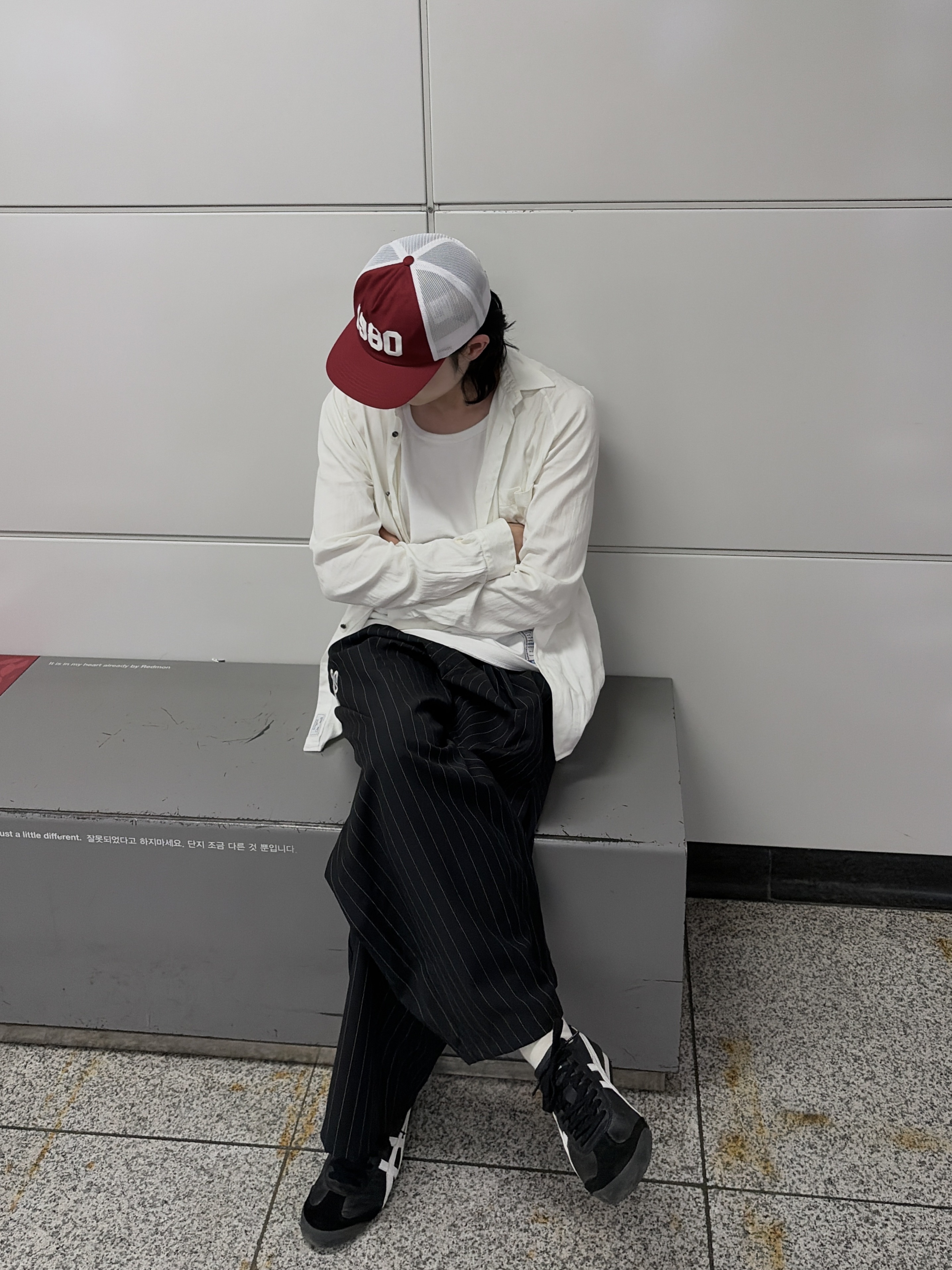 Stussy Trucker 1980 Snapback Garnet, Adidas x Willy Chavarria Pinstripe Track Pants Black White - KR Sizing 착용 스타일
