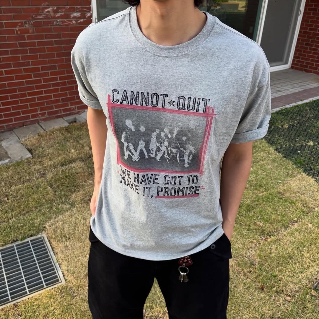 AMOU Marking Box Half T-Shirts Gray 착용 스타일 - 2