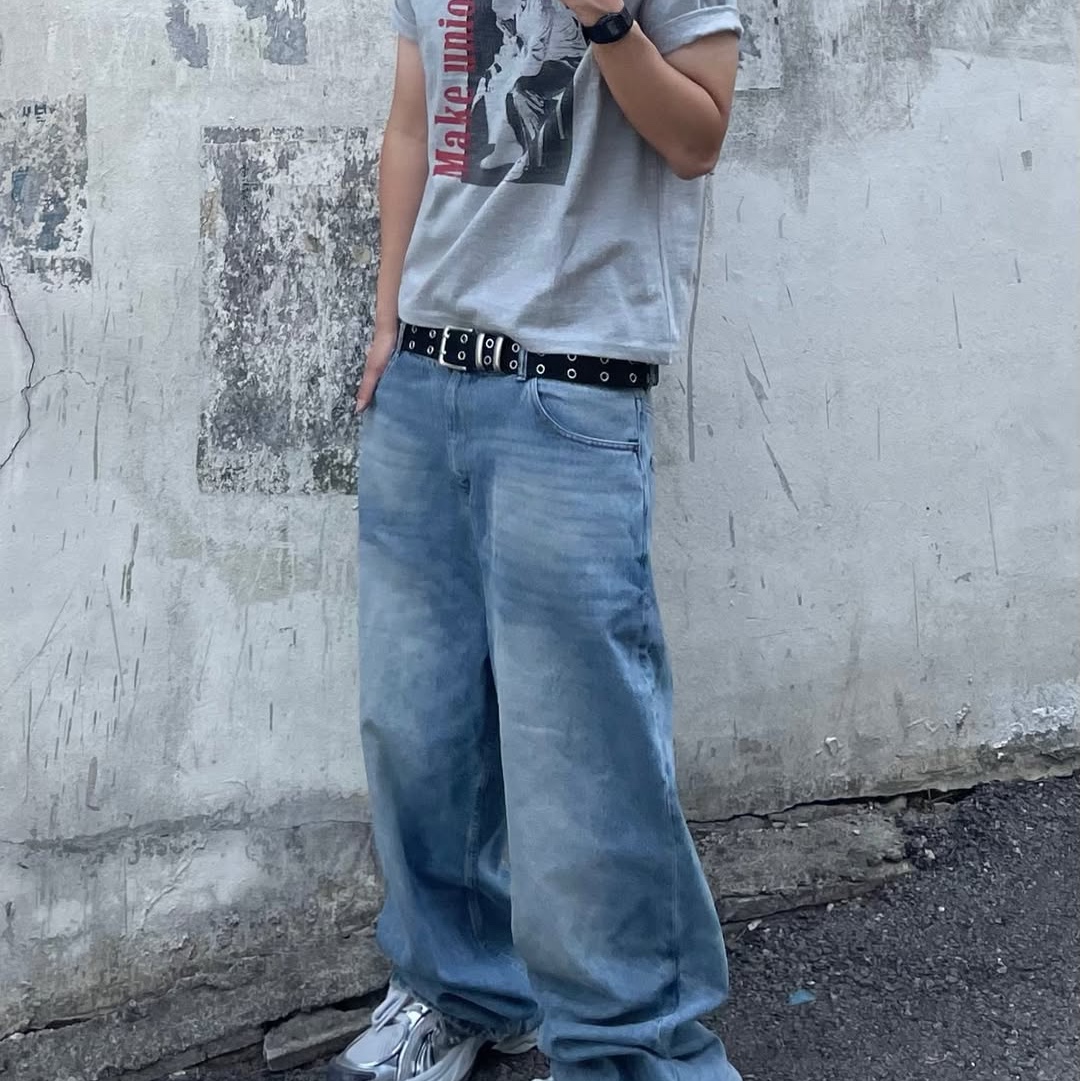 AMOU Trouble Half T-Shirts Gray 착용 스타일 - 3