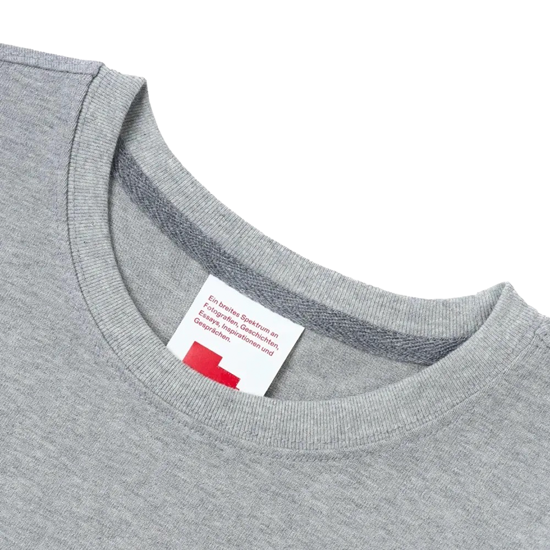 베를린 포토북 디스트리뷰션 W 002 비에프브이 센터 로고 티 그레이(Berlin Photobook Distribution W 002 BFV Center Logo Tee Grey) - 4