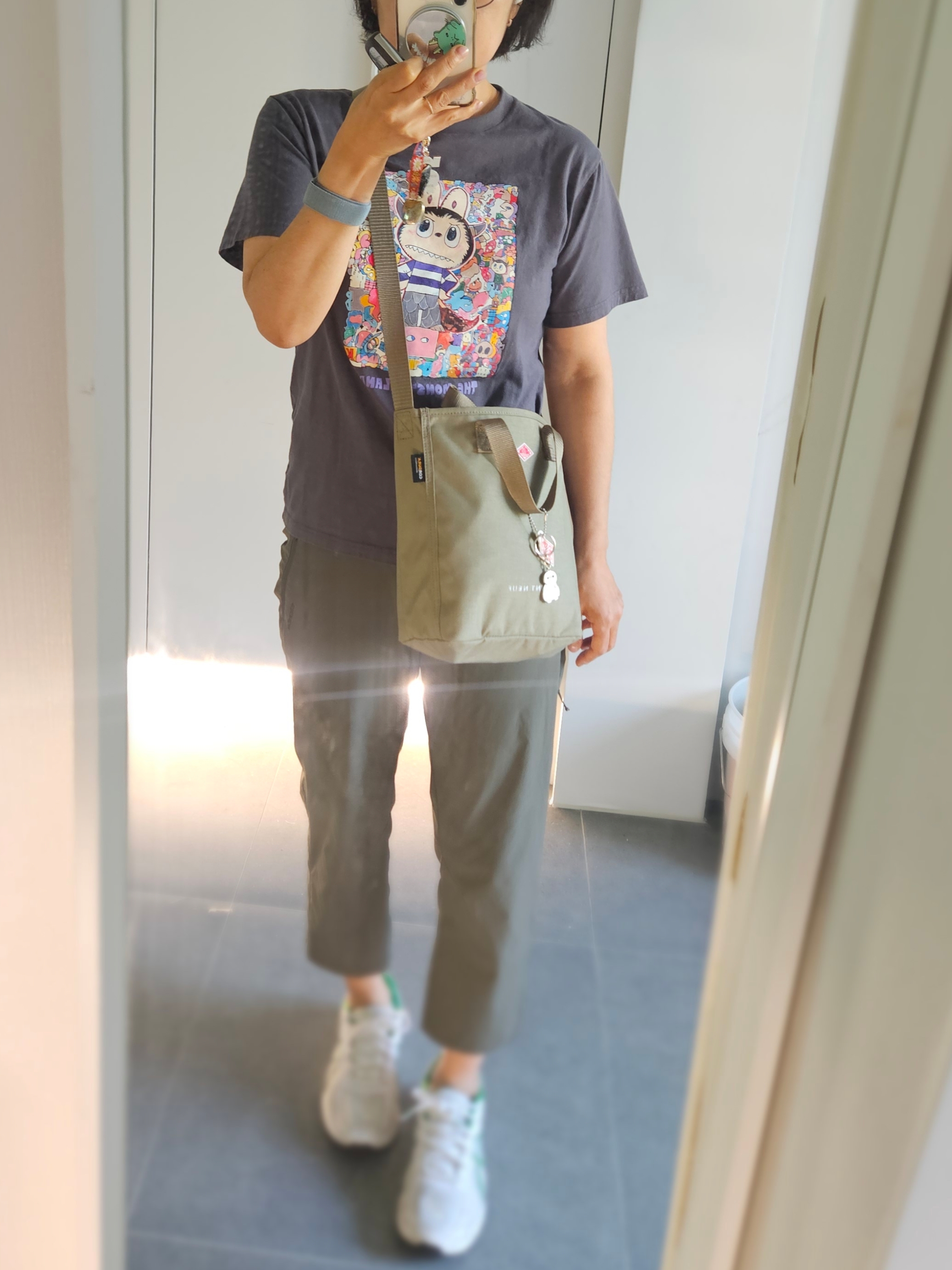 (Kids) Uniqlo x Pop Mart UT Graphic T-Shirt I Dark Gray - KR 착용 스타일 - 2