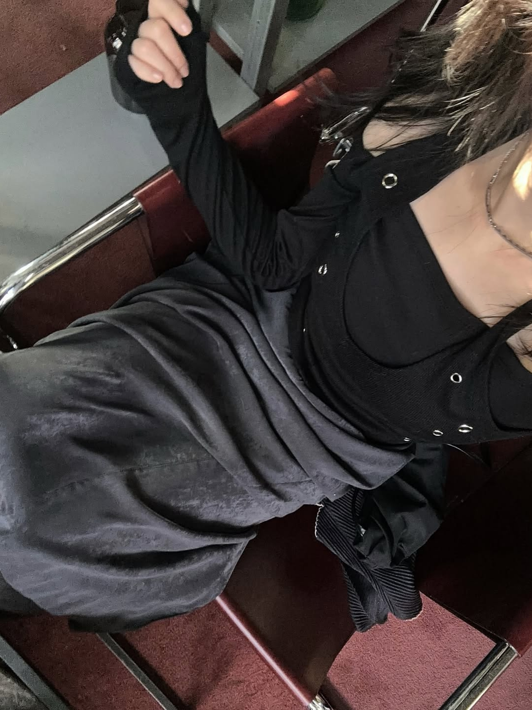 VOONT Eyelet Halter Long Sleeve (BLACK) 착용 스타일 - 4