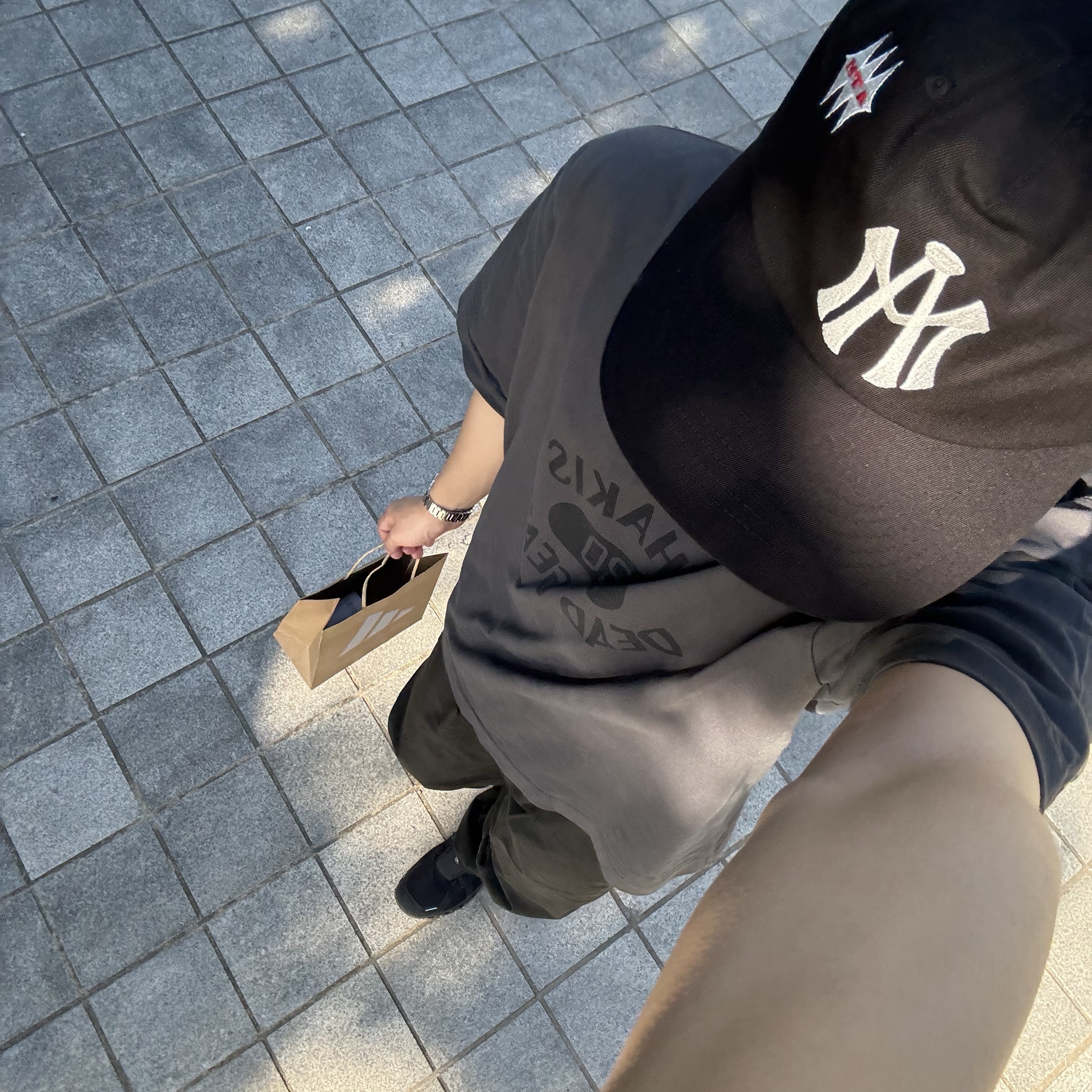 Aftermath Atm Logo Ball Cap Black, On Running Cloud 6 WP Black 착용 스타일