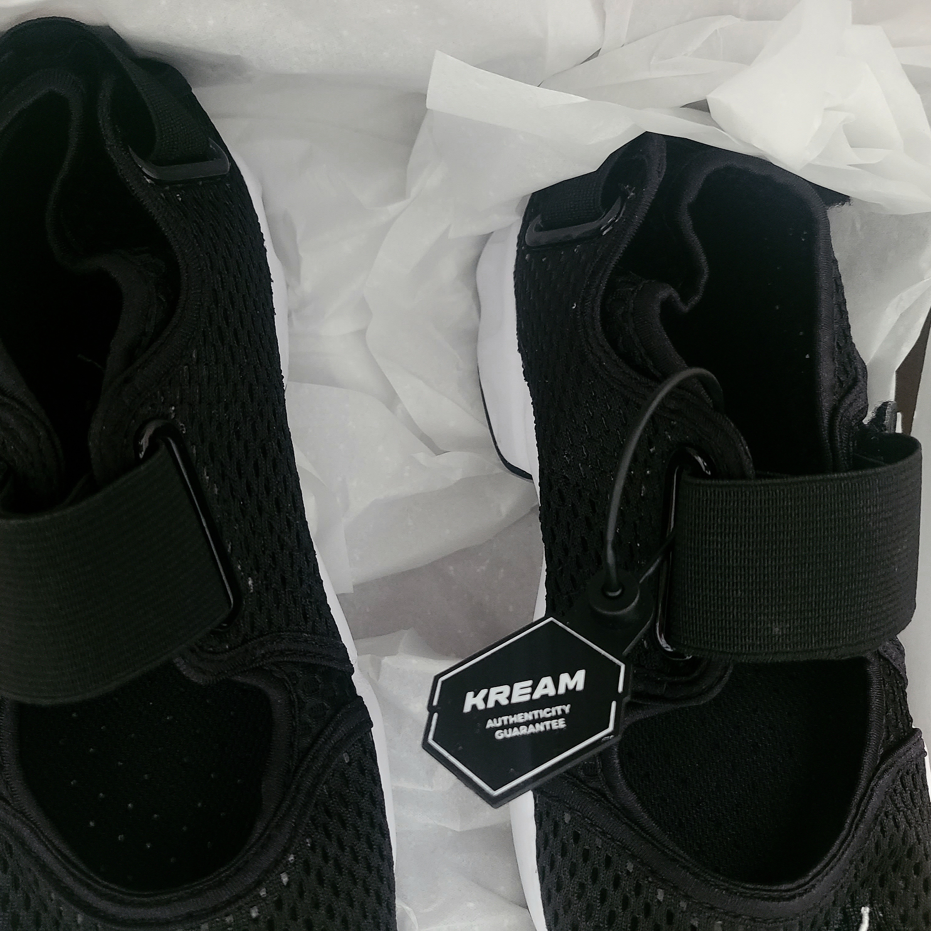 (GS/PS) Nike Air Rift Black White, Muds x Kakao Friends Chunshik Pensive Bodhisattva Plush Keyring 착용 스타일 - 2