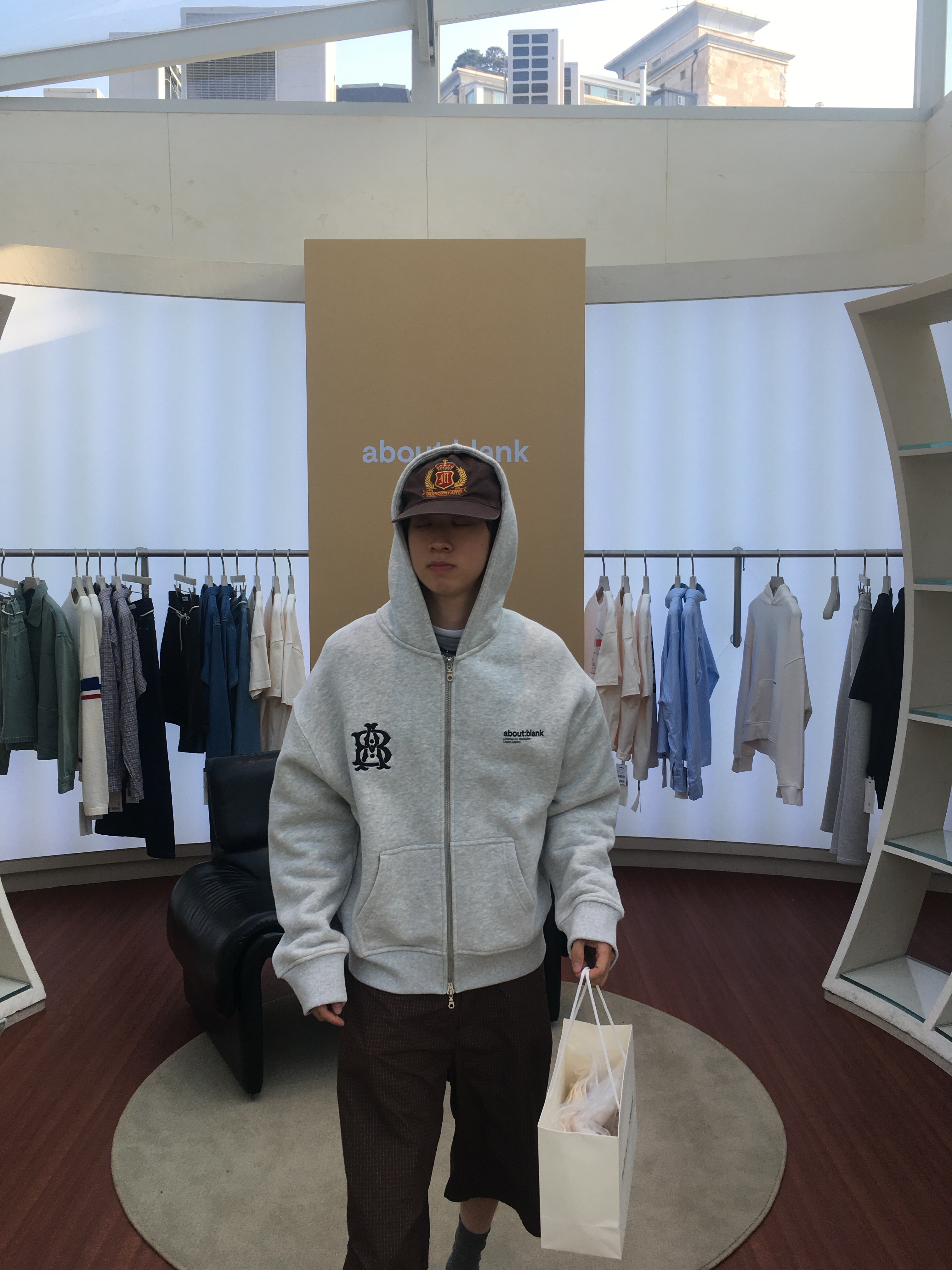 [KREAM 단독] About:Blank Dual Logo Zip Hoodie Grey Marl Black - 26SS 착용 스타일 - 2