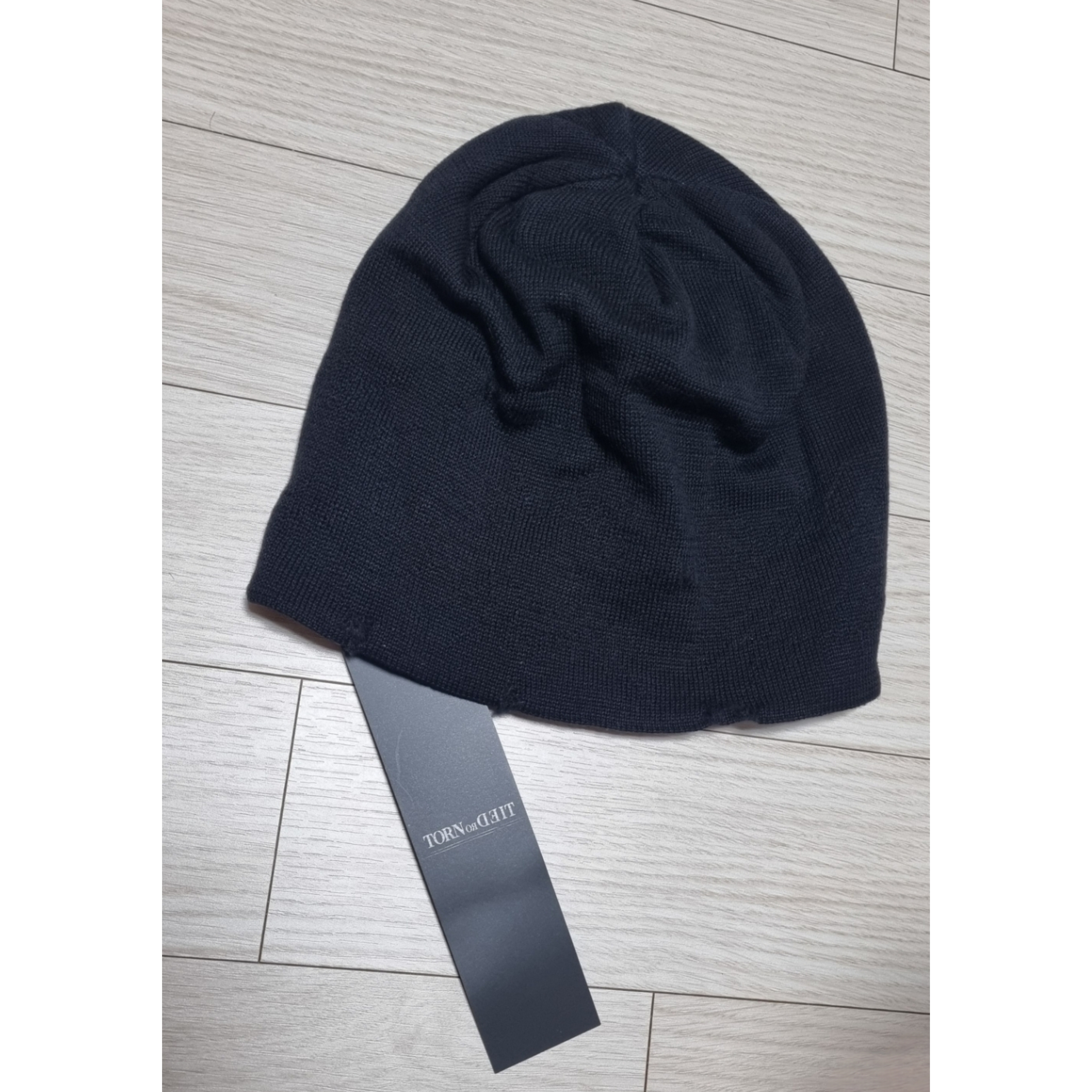 eS Accel OG Black, tornortied Ghost logo beanie 착용 스타일 - 3