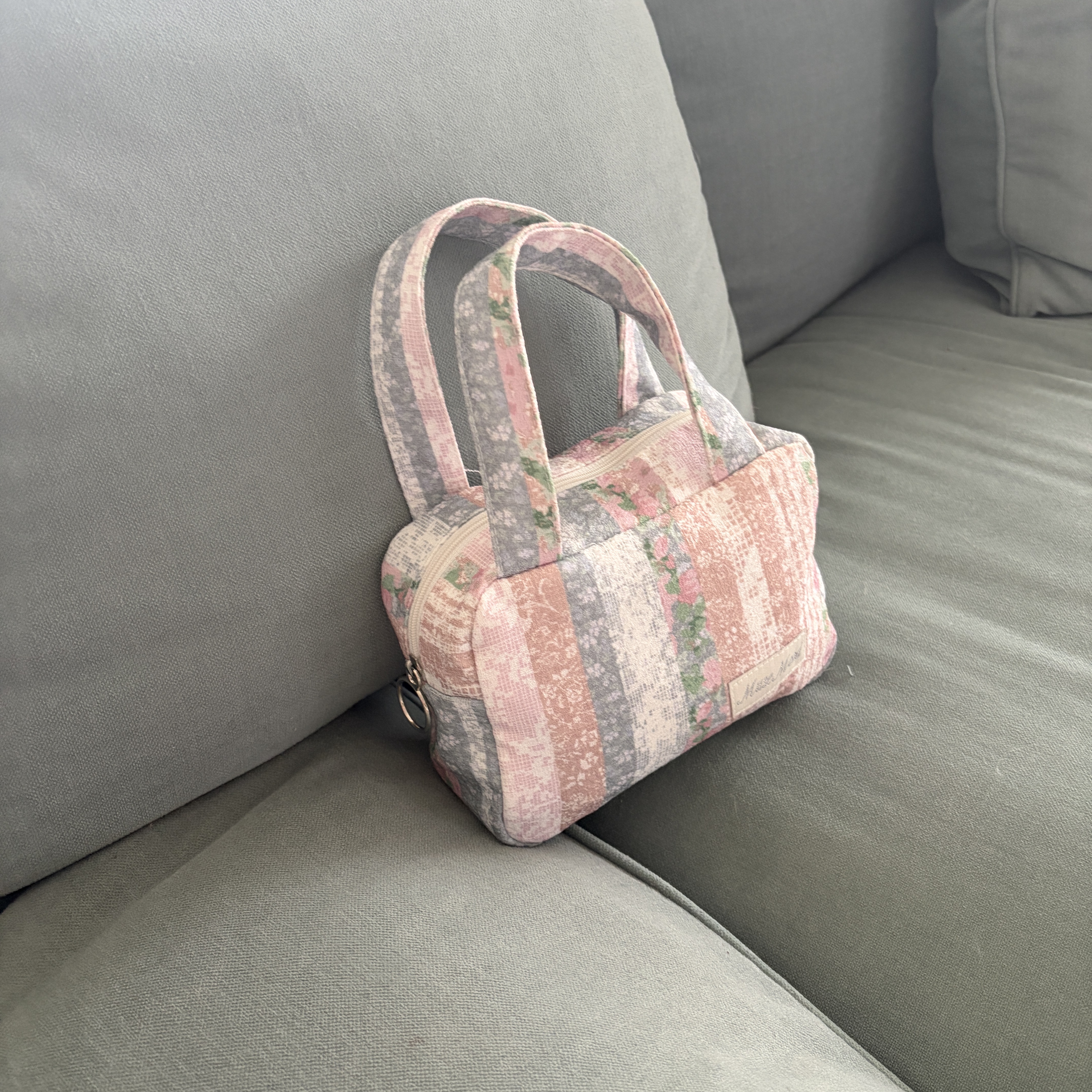 Musemood Rose Lace Mini Bag 착용 스타일 - 2
