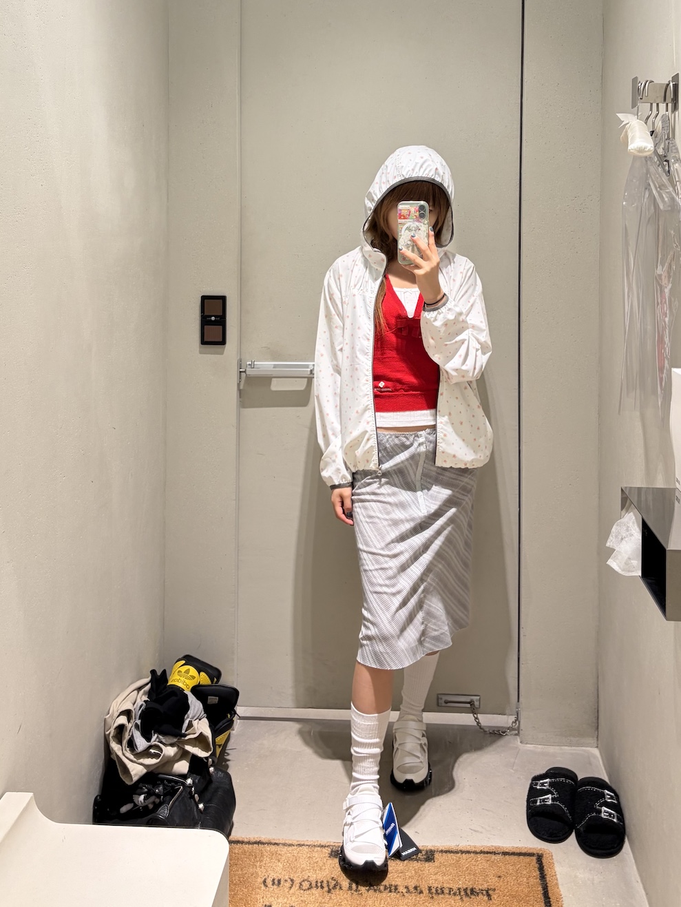AEAE Flower Windbreaker Jacket White, [KREAM 단독] Cou Cou Intimates Women The Picot Tank Regular White - 26SS 착용 스타일 - 4