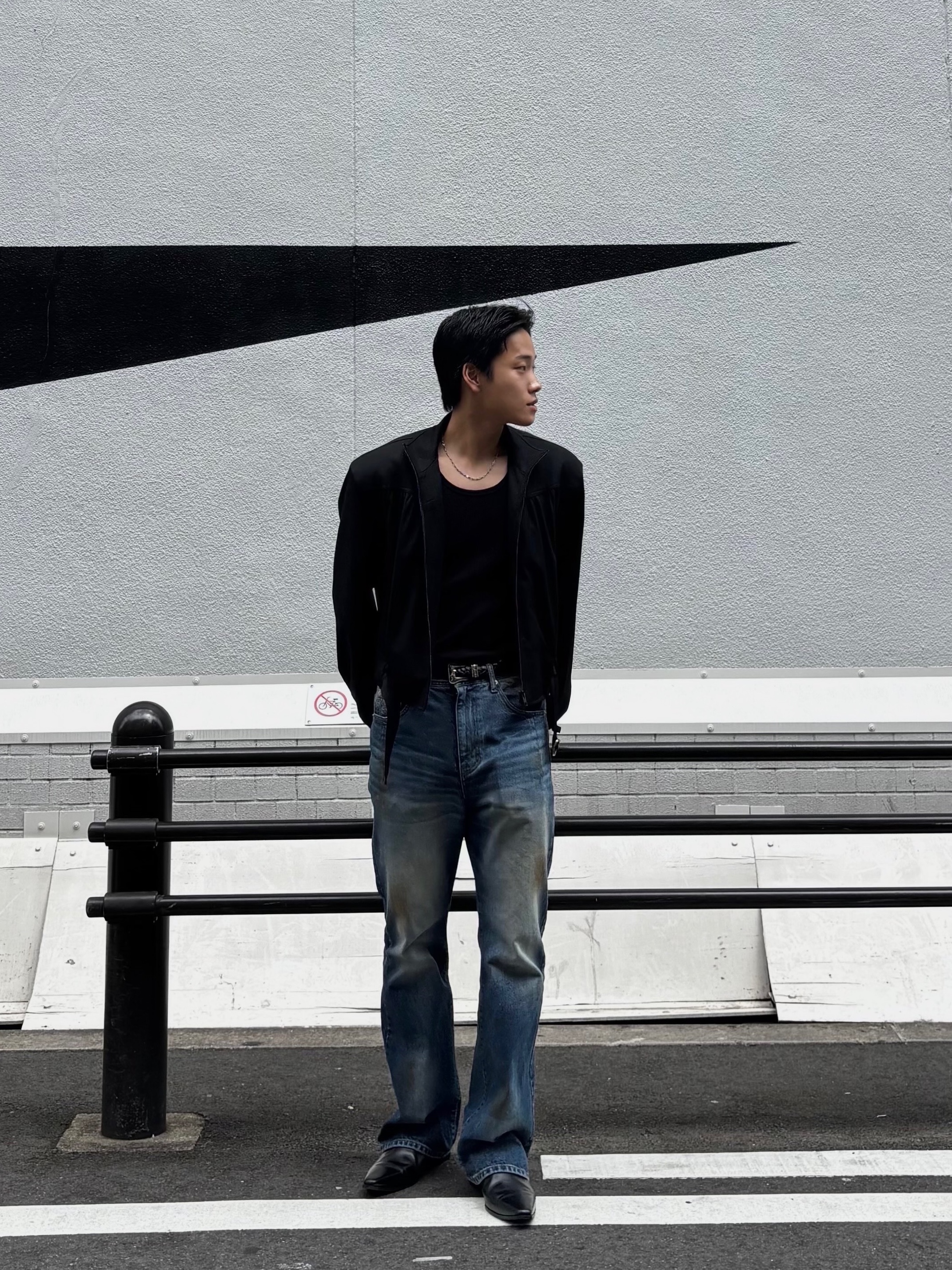 Farfromwhat Far Aged Flare Jeans 착용 스타일