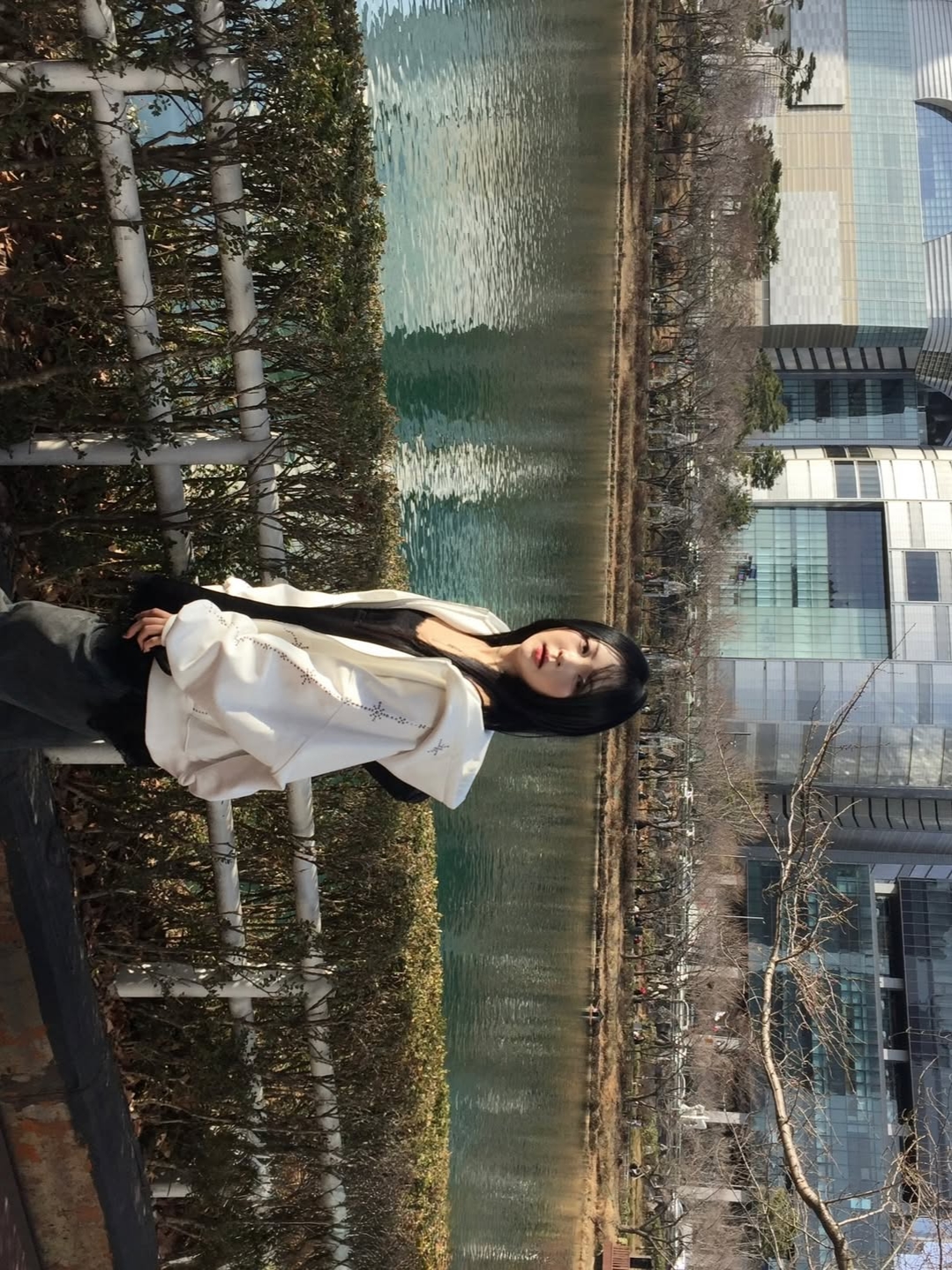 VOONT Stud Line Hood Zip-Up (IVORY) 착용 스타일 - 6