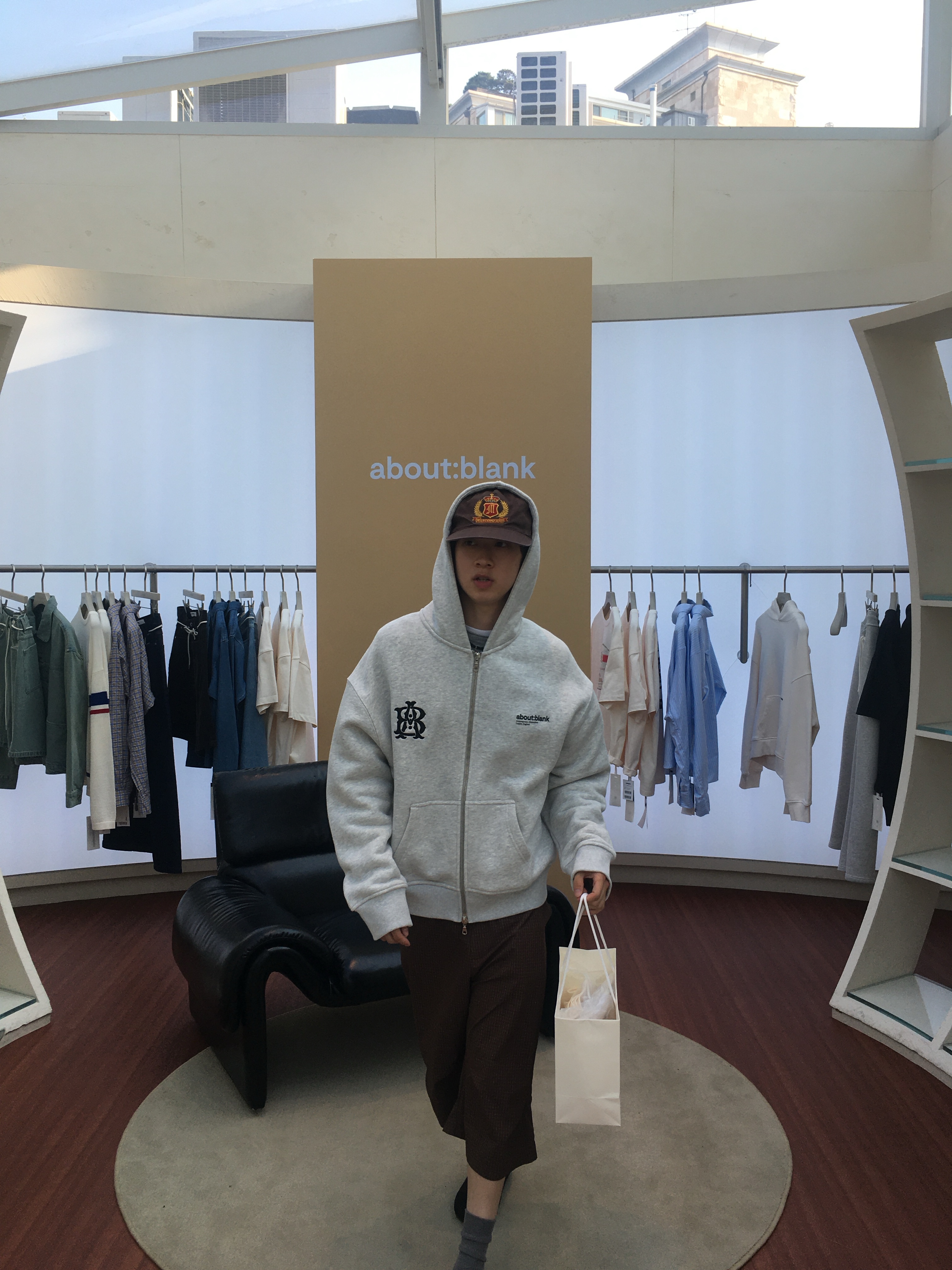 [KREAM 단독] About:Blank Dual Logo Zip Hoodie Grey Marl Black - 26SS 착용 스타일 - 3