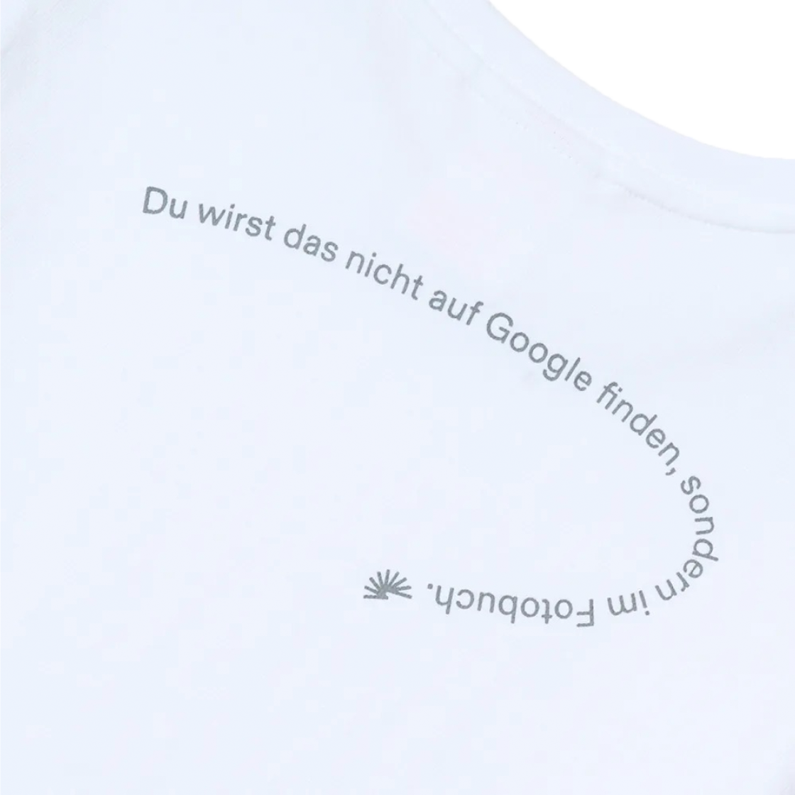 베를린 포토북 디스트리뷰션 W 003 오버뷰 티 화이트(Berlin Photobook Distribution W 003 Overview Tee White) - 4