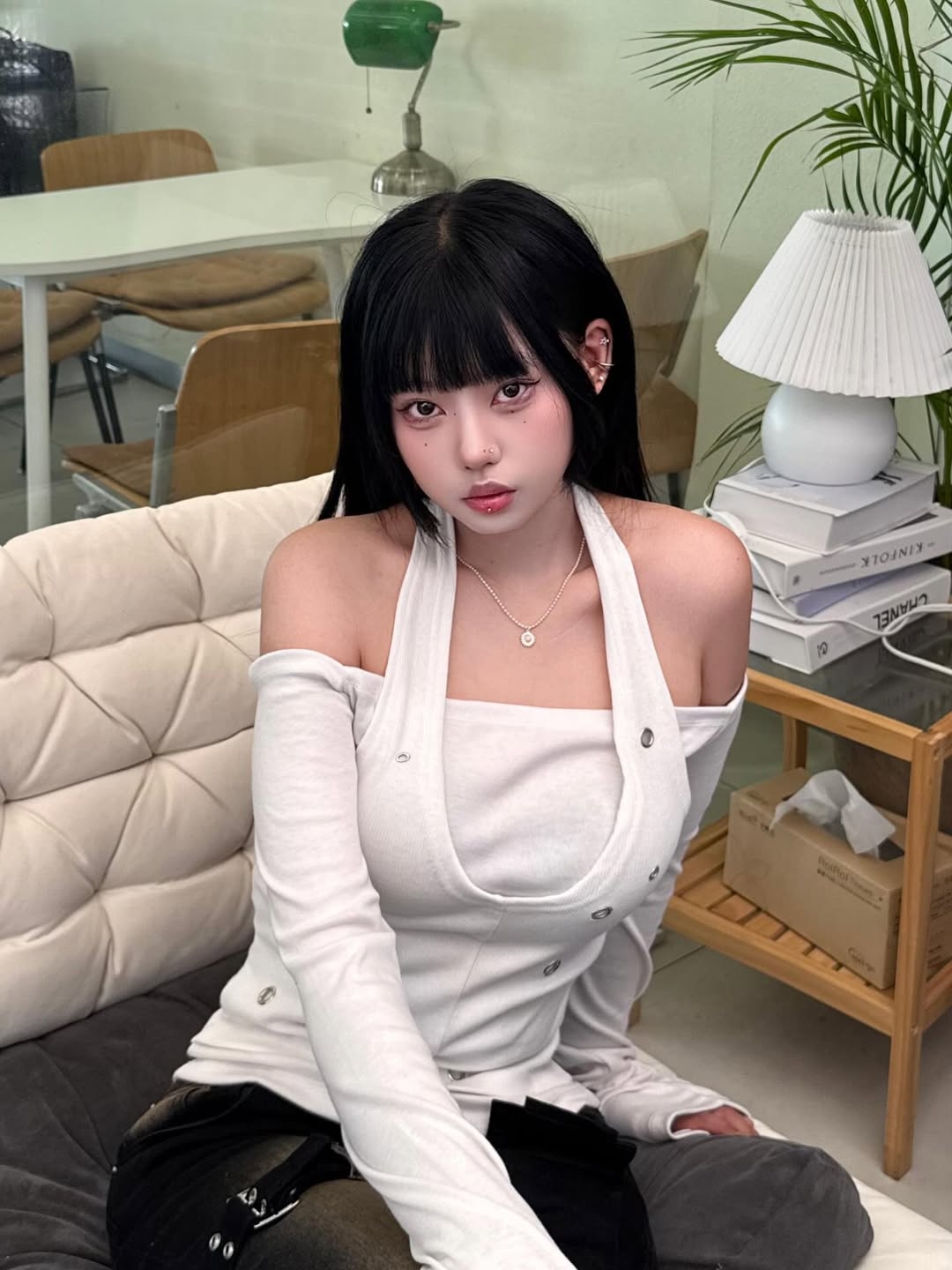 VOONT Eyelet Halter Long Sleeve (IVORY) 착용 스타일 - 2