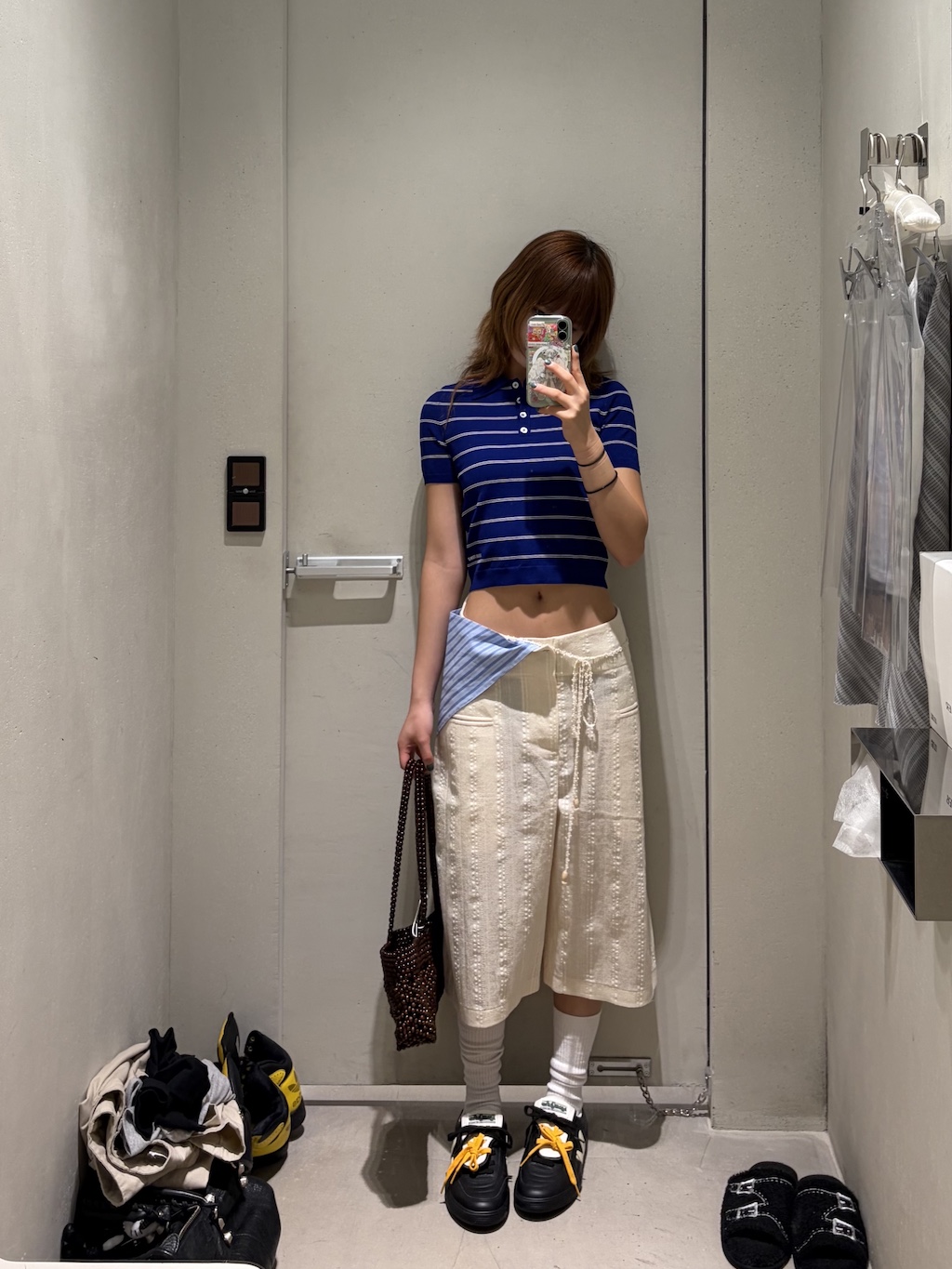 Young N Sang Women White Bermuda Shorts White - 26SS, Magliano x Veja Panenka Black - 26SS 착용 스타일 - 1