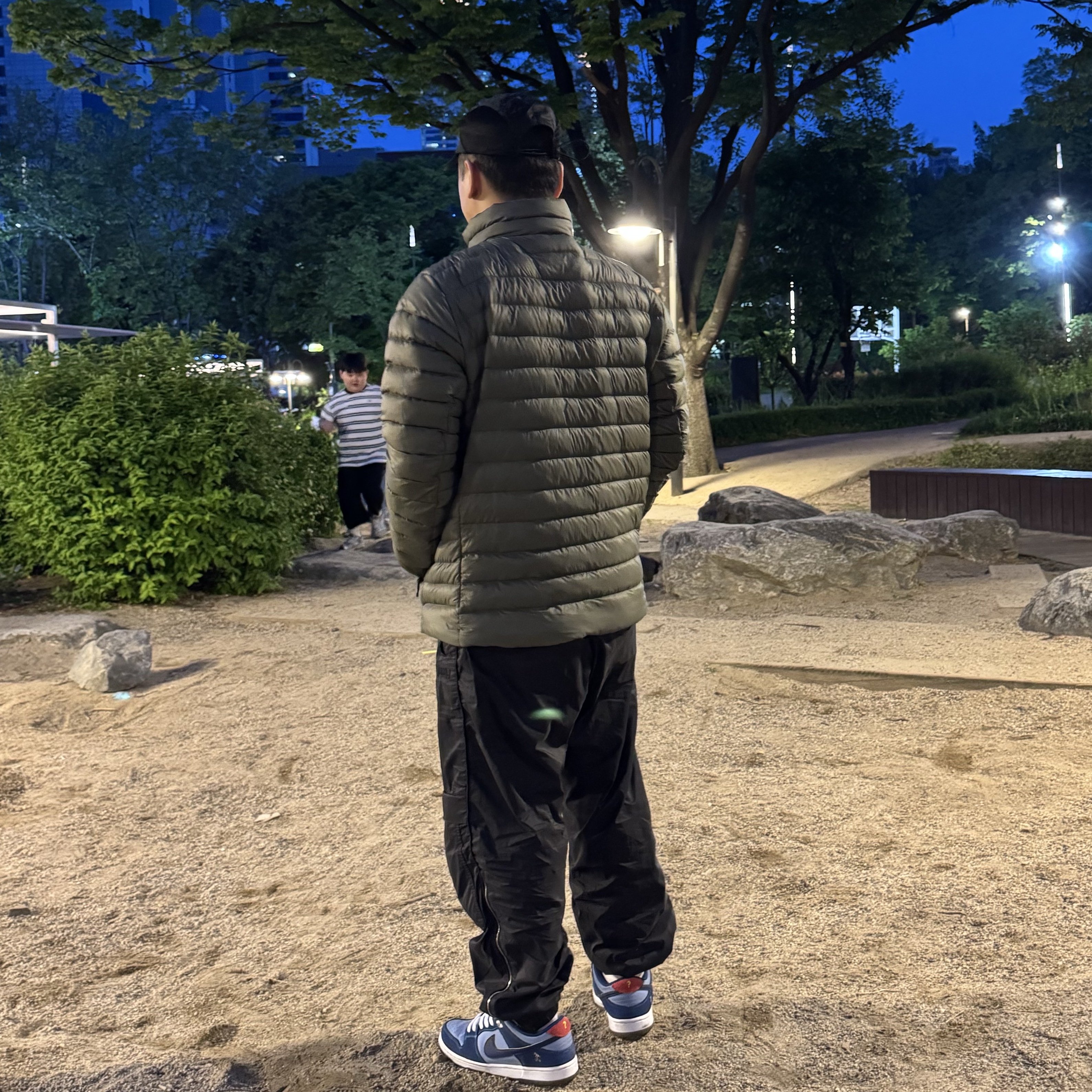 Patagonia Down Sweater Basin Green 착용 스타일