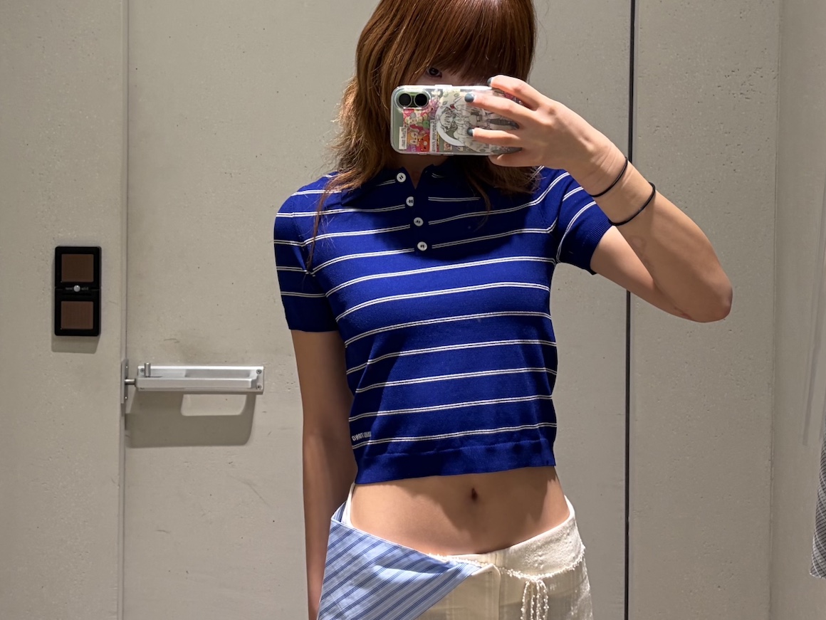 Shushu/Tong Women Striped Knit Polo Shirt Navy Blue - 26SS, Howlin Women Bandana Lovers Fine Stripes Multi Blue - 26SS 착용 스타일 - 1