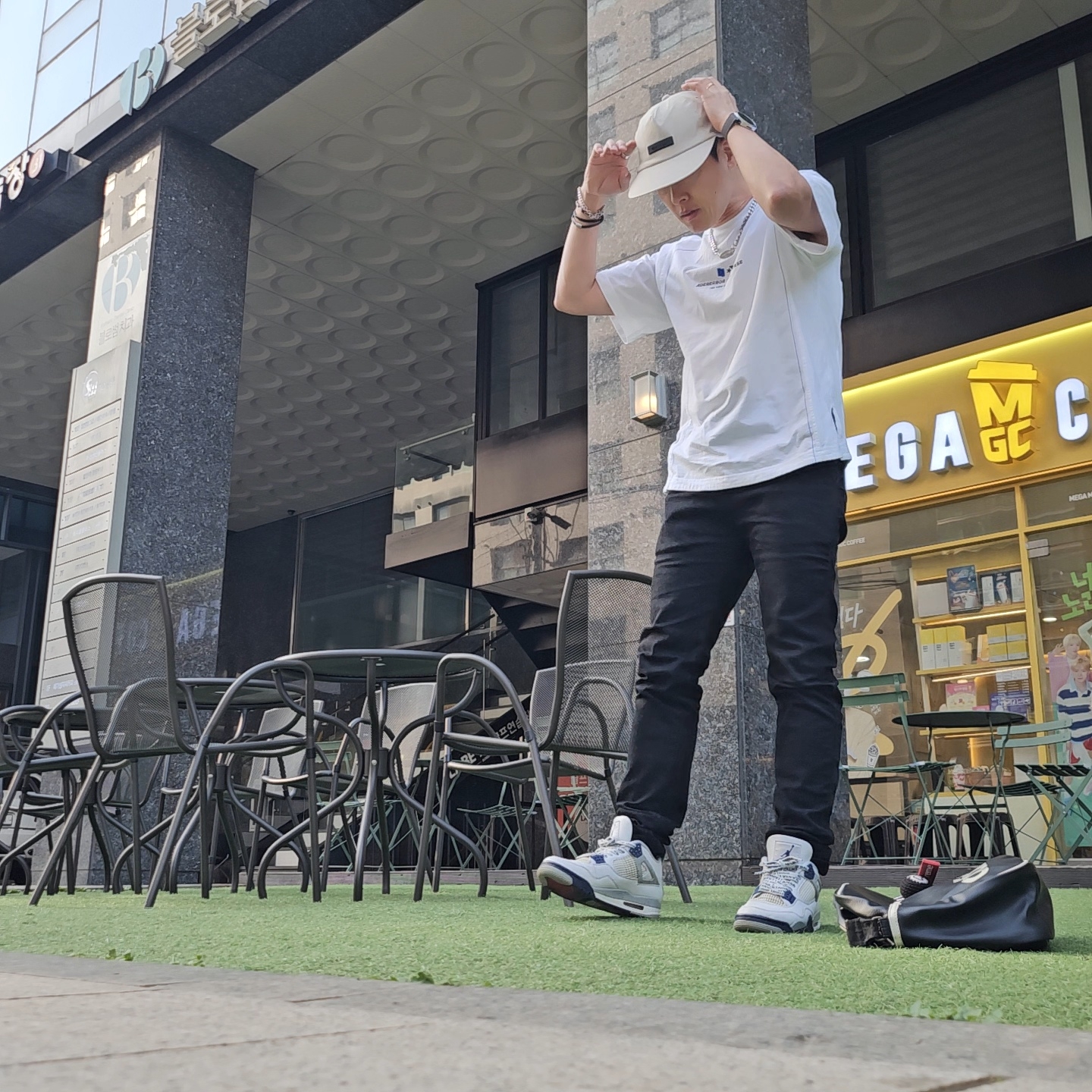 Essentials Baseball Hat Cloud Dancer - 23FW 착용 스타일 - 3