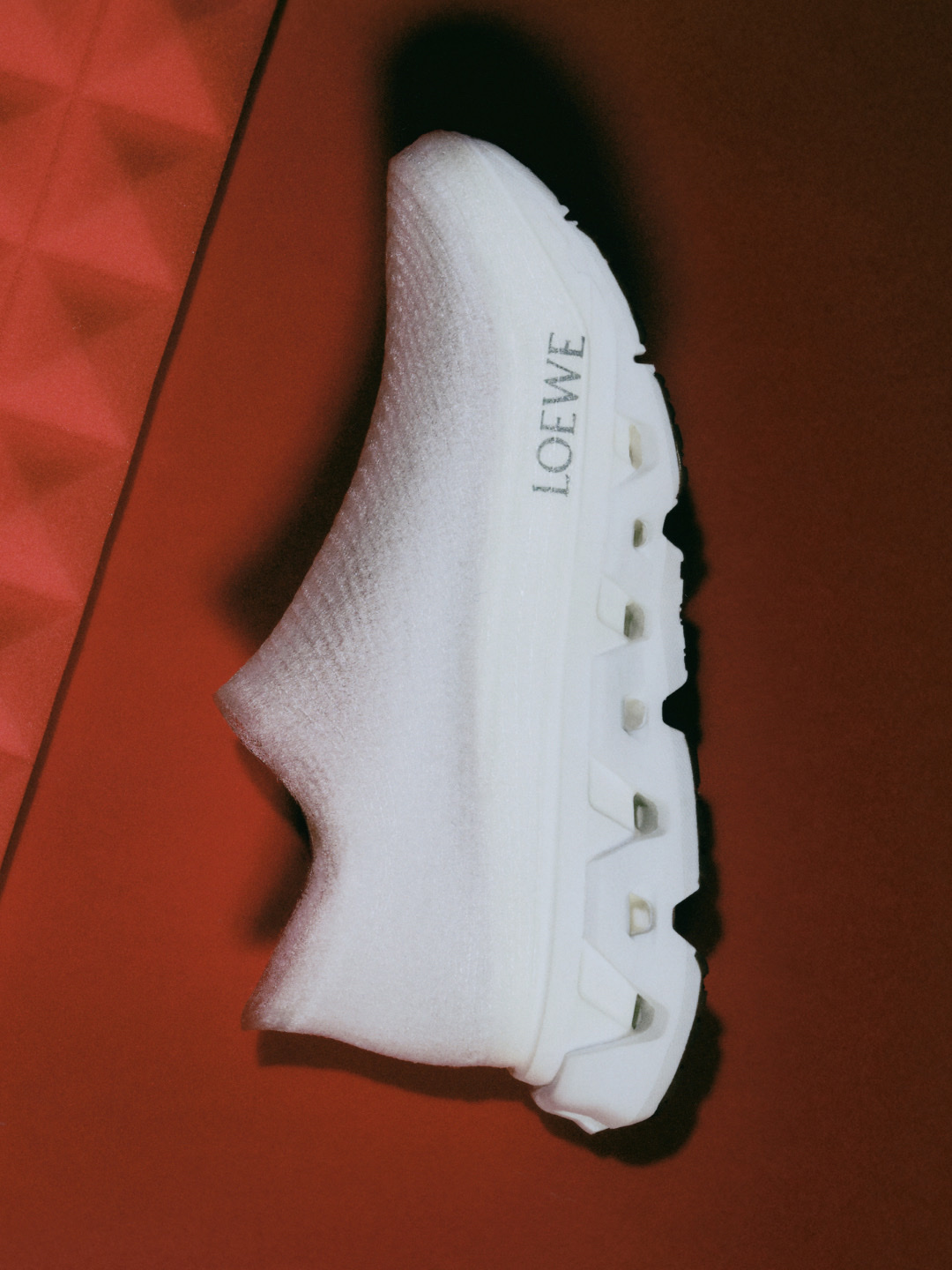 Loewe x On Running Cloudsolo Red Eggshell, Loewe x On Running Cloudsolo Burgundy Eggshell ์ฐฉ์ฉ ์คํ์ผ - 2
