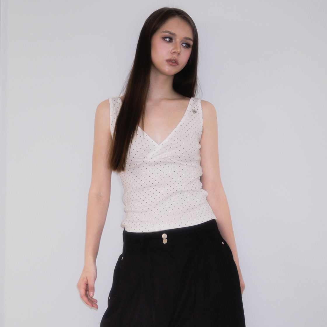 로제프란츠 도트 브이넥 레이어드 슬리브리스 화이트(Rosefrantz Dot V-neck Layered Sleeveless [White]) - 4