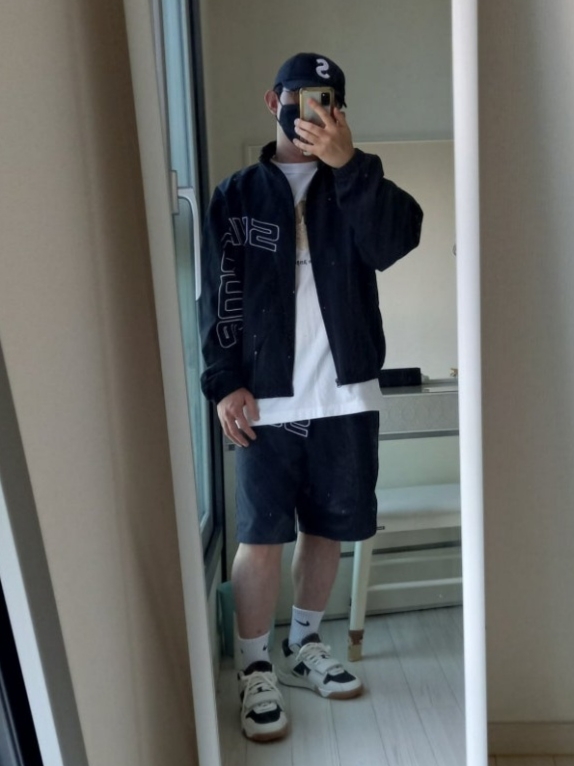 Supreme Seersucker S Logo 6-Panel Black - 24SS, Supreme Curve Track Jacket Black - 24SS 착용 스타일 - 3