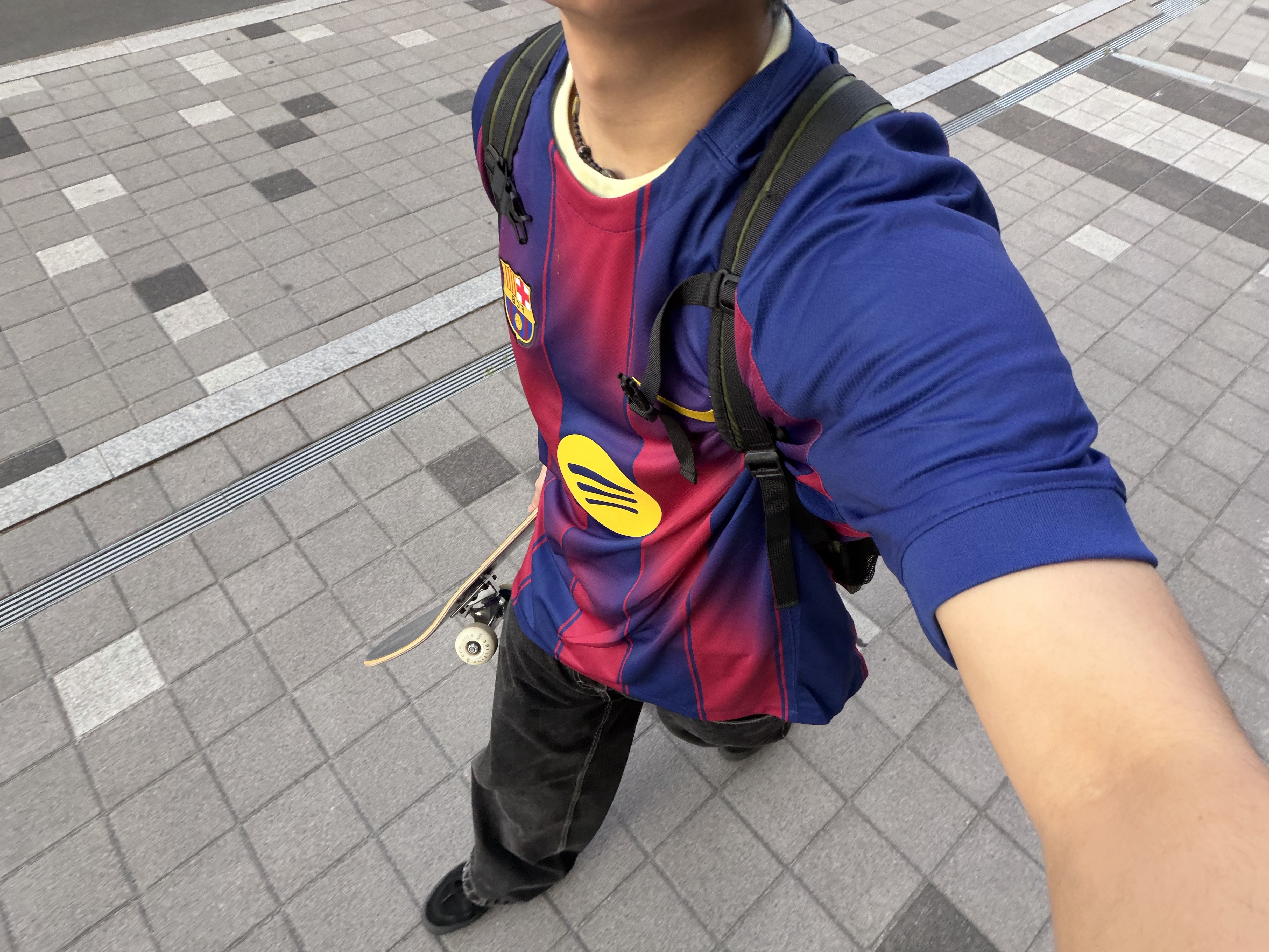 Nike FC Barcelona 2025/26 Stadium Home Dri-Fit Football Replica Jersey Deep Royal Blue Noble Red (Non Marking Ver.), Polar Skate Co. Big Boy Pants Silver Black 착용 스타일