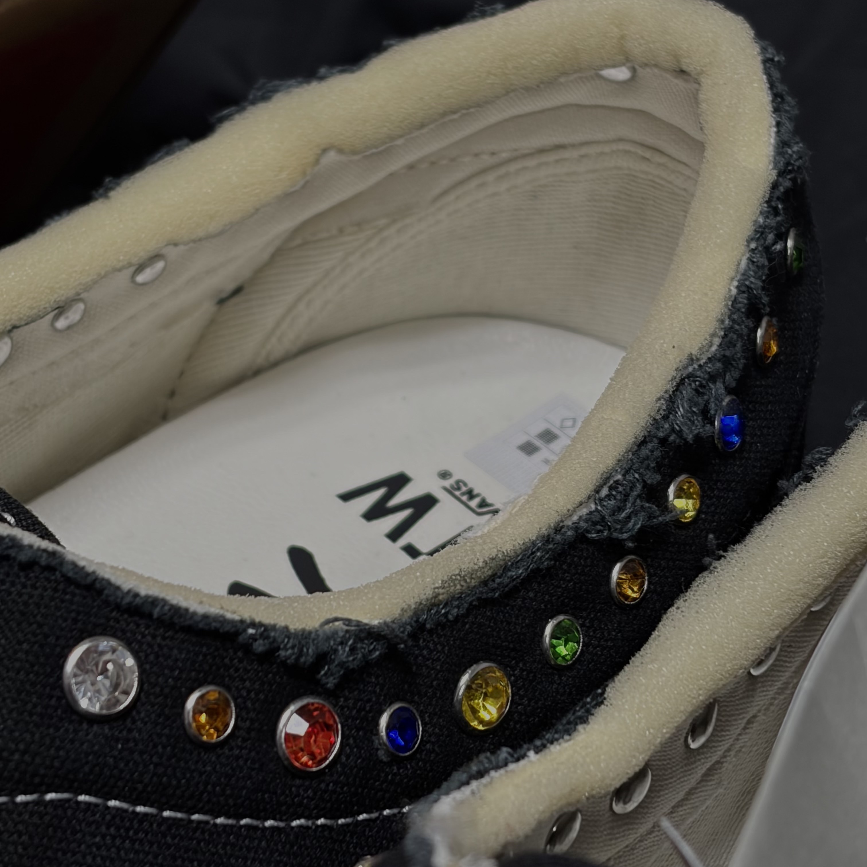 Vans x Satoshi Nakamoto OTW Era 95 Gems Black 착용 스타일 - 3