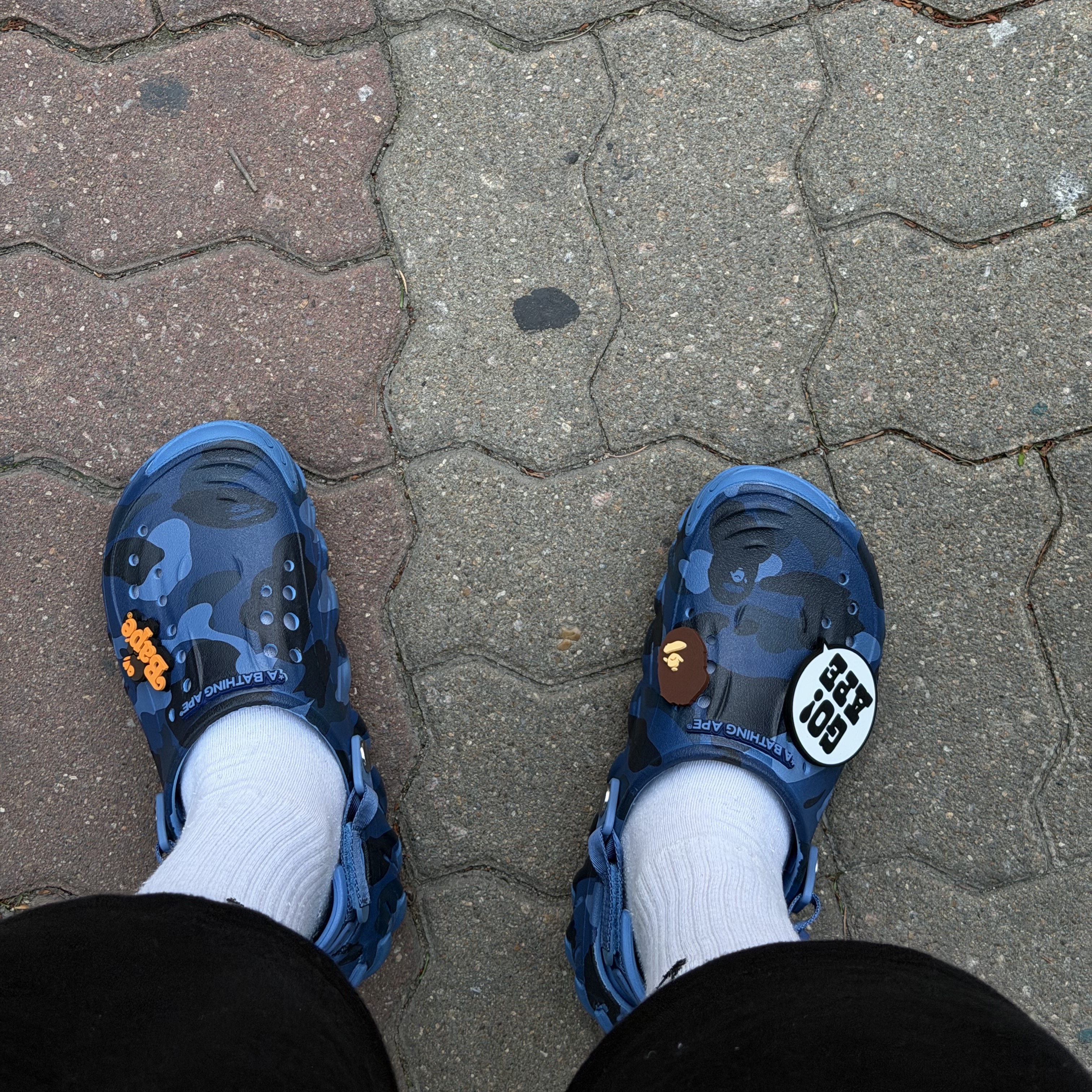Crocs x BAPE Echo RO Clog Navy 착용 스타일