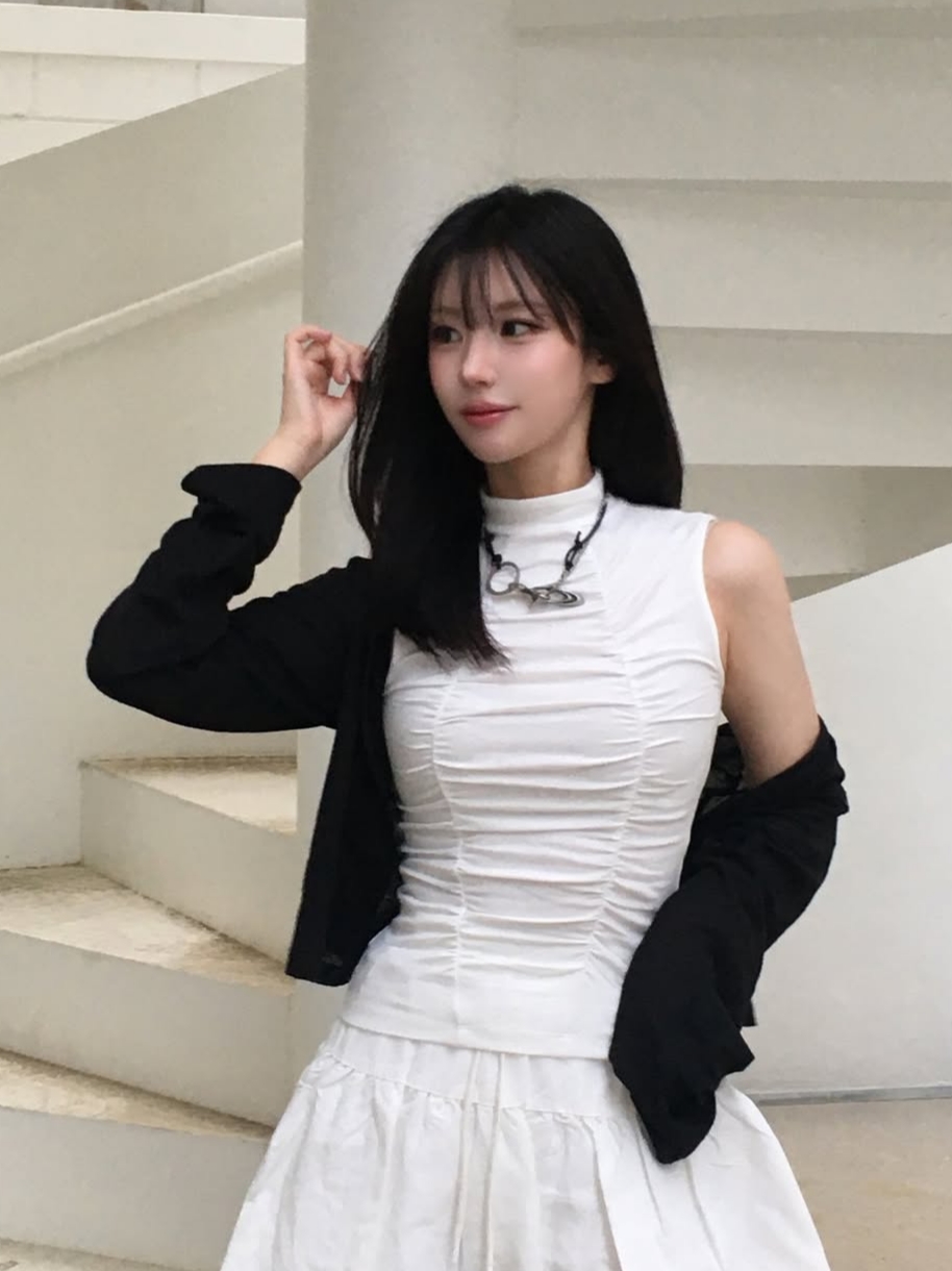 VOONT Shirring High Neck Sleeveless (IVORY) 착용 스타일 - 1