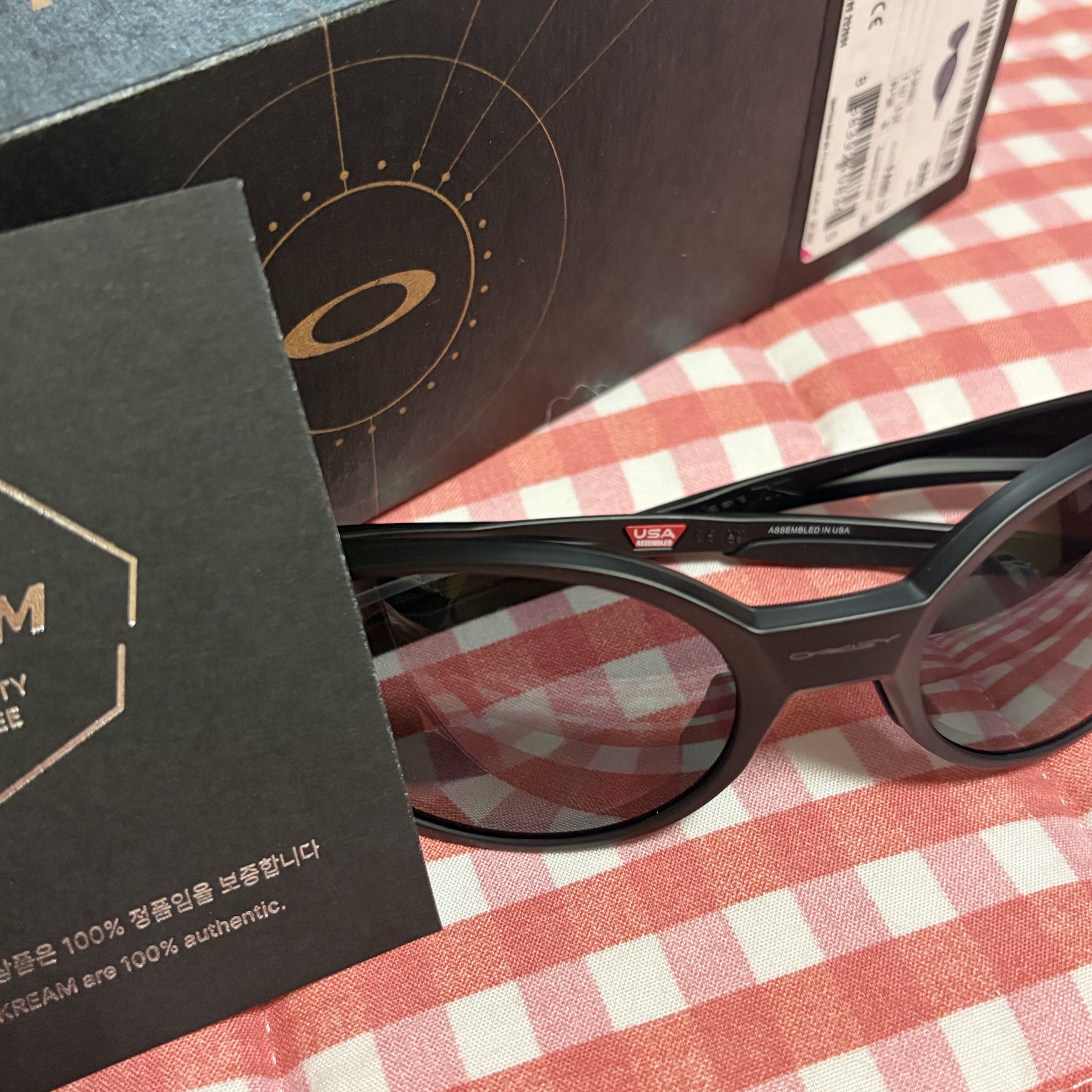 Oakley Eye Jacket Redux Matte Black Frame Prizm Grey Lenses High Bridge Fit 착용 스타일