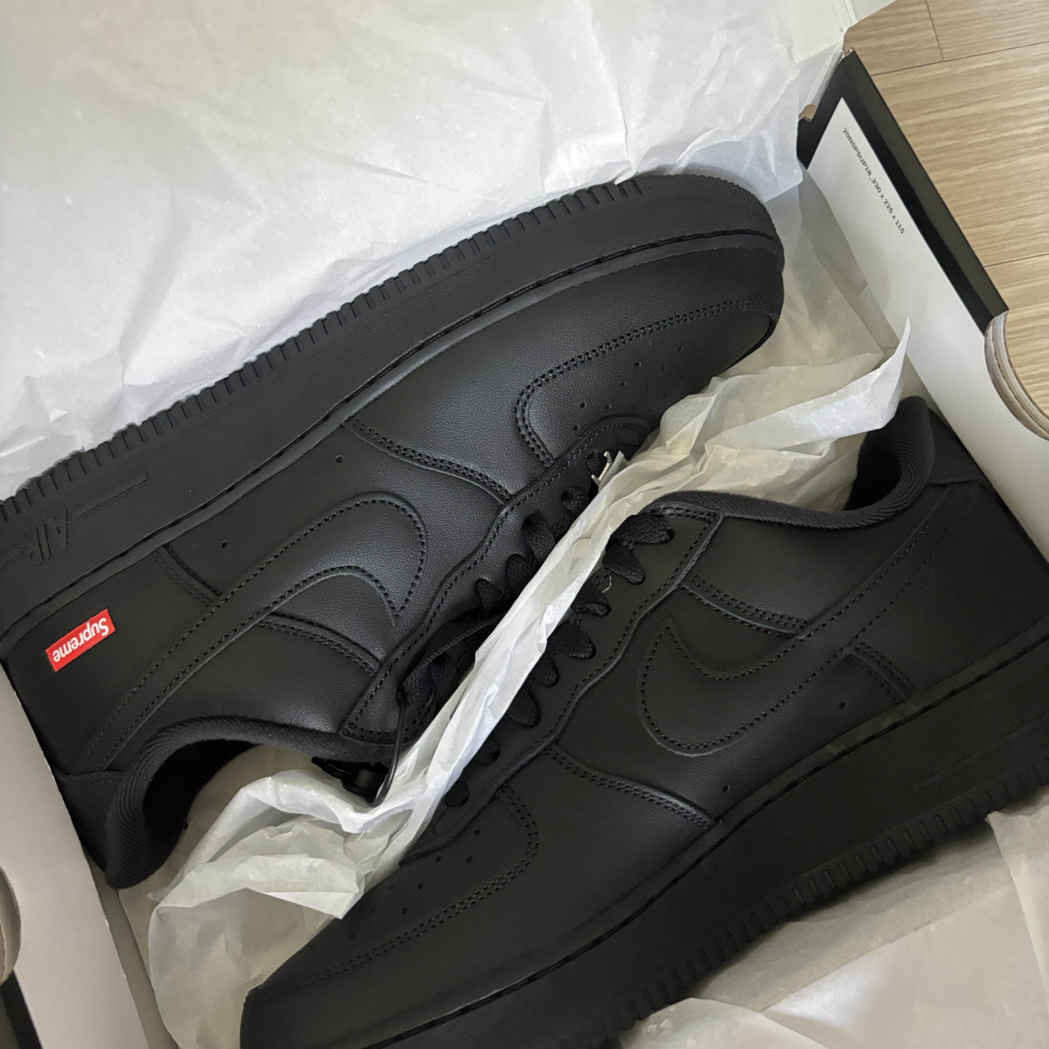 Nike x Supreme Air Force 1 Low Black 착용 스타일