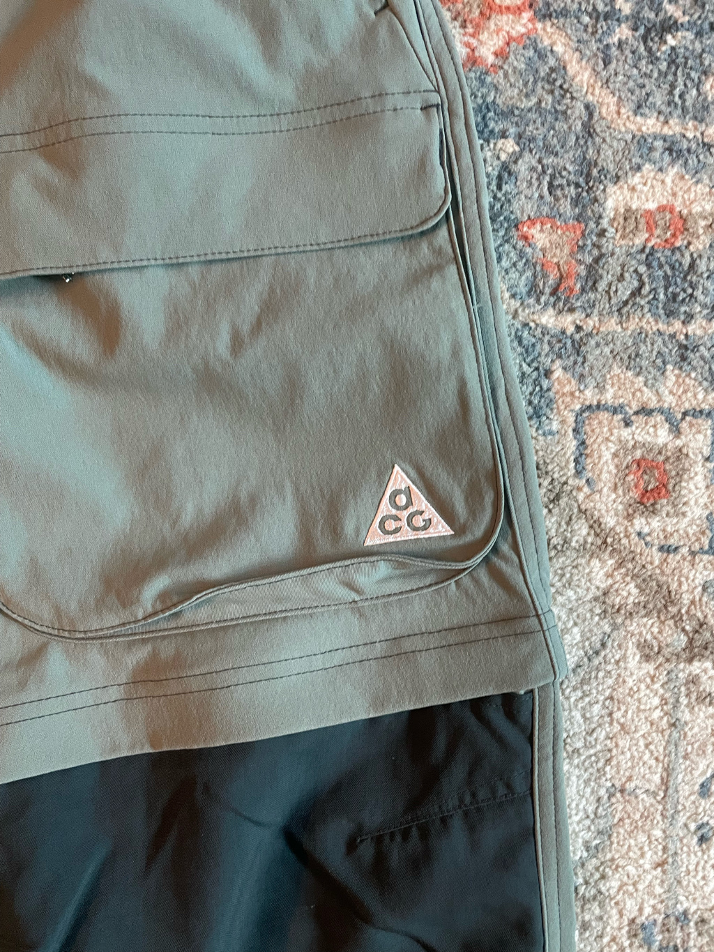 Nike ACG Smith Summit Zip Cargo Pants Clay Green Seaweed - Asia 착용 스타일 - 3