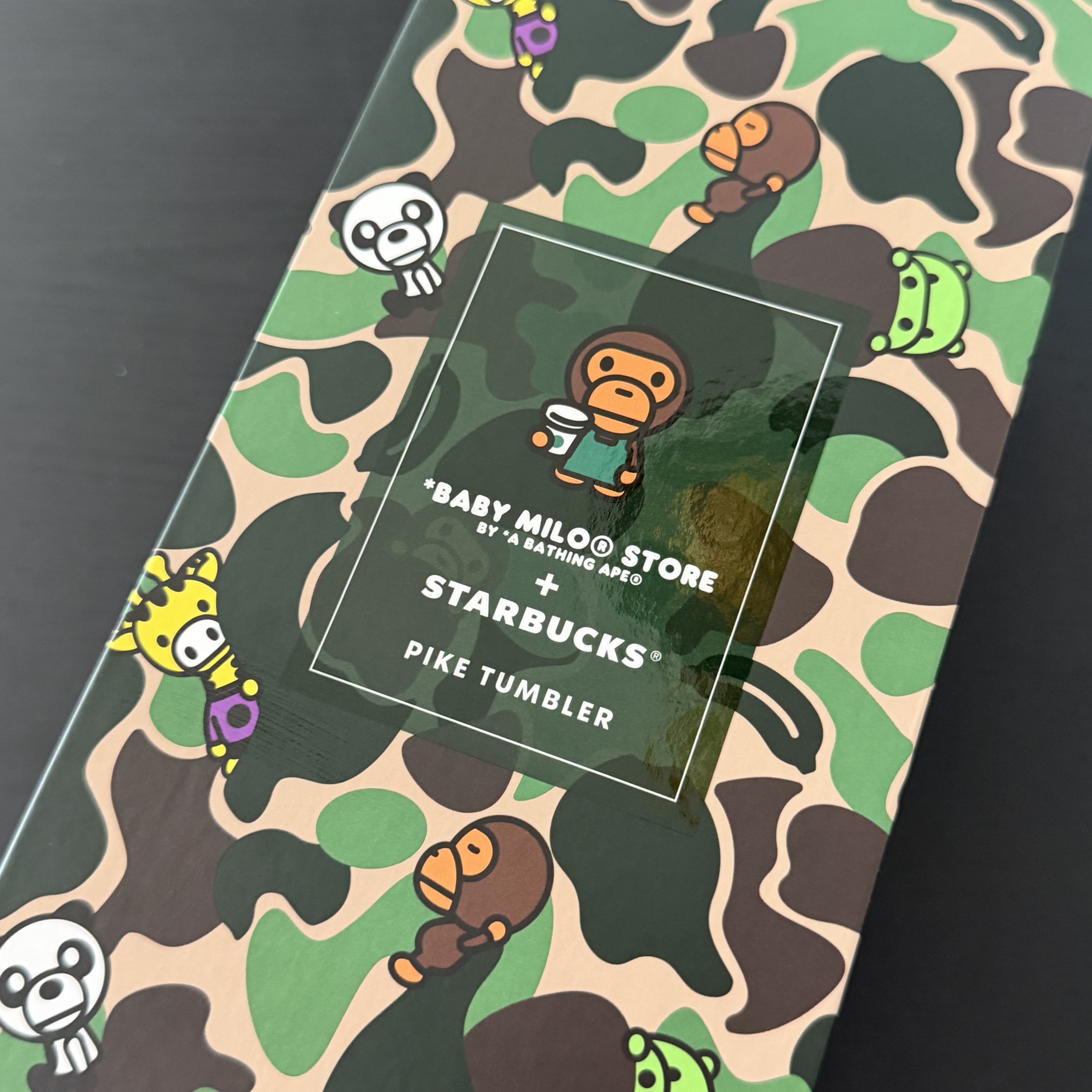 Starbucks x BAPE Baby Milo Tumbler 473ml 착용 스타일 - 1
