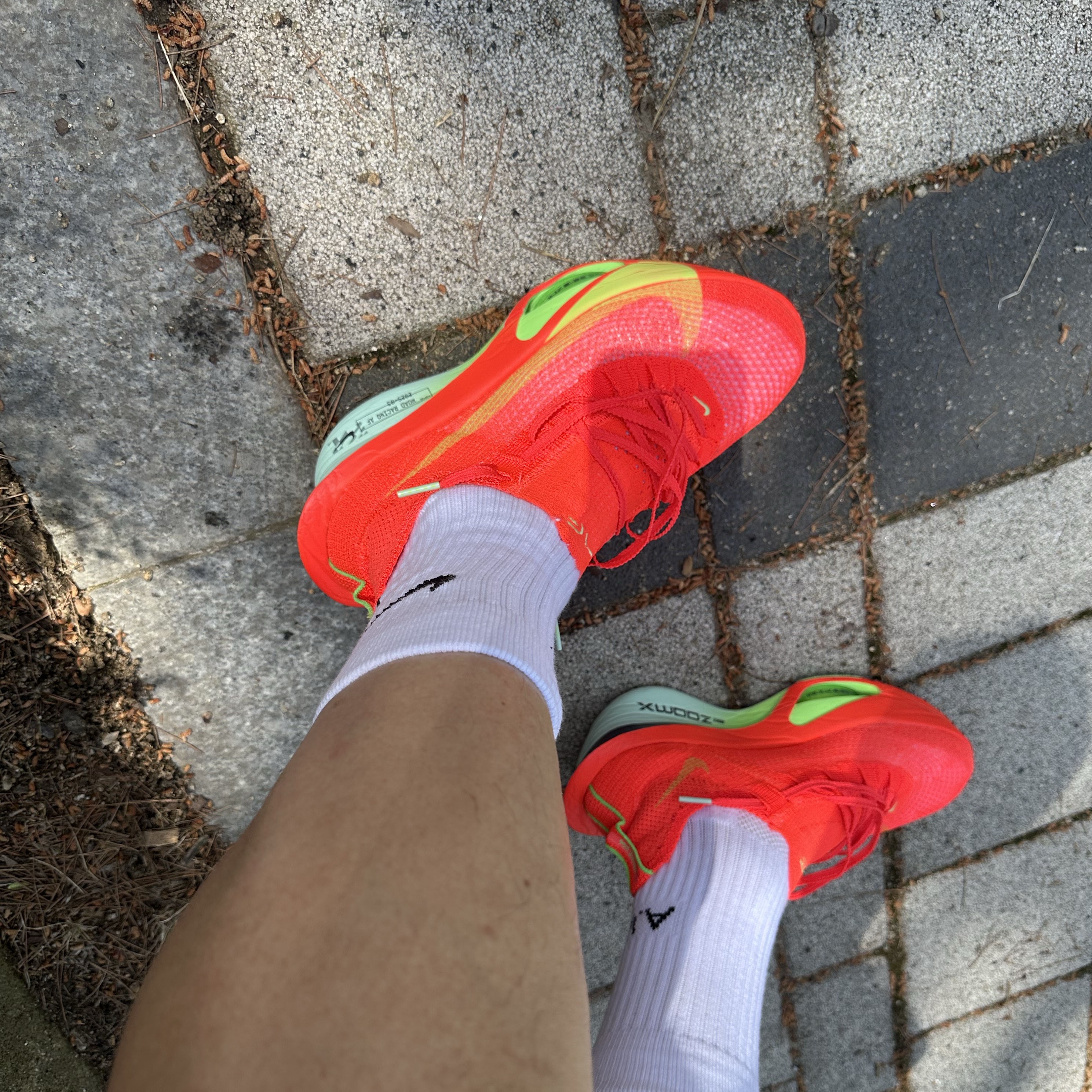 Nike Air Zoom Alphafly Next% 3 Bright Crimson Lime Blast 착용 스타일