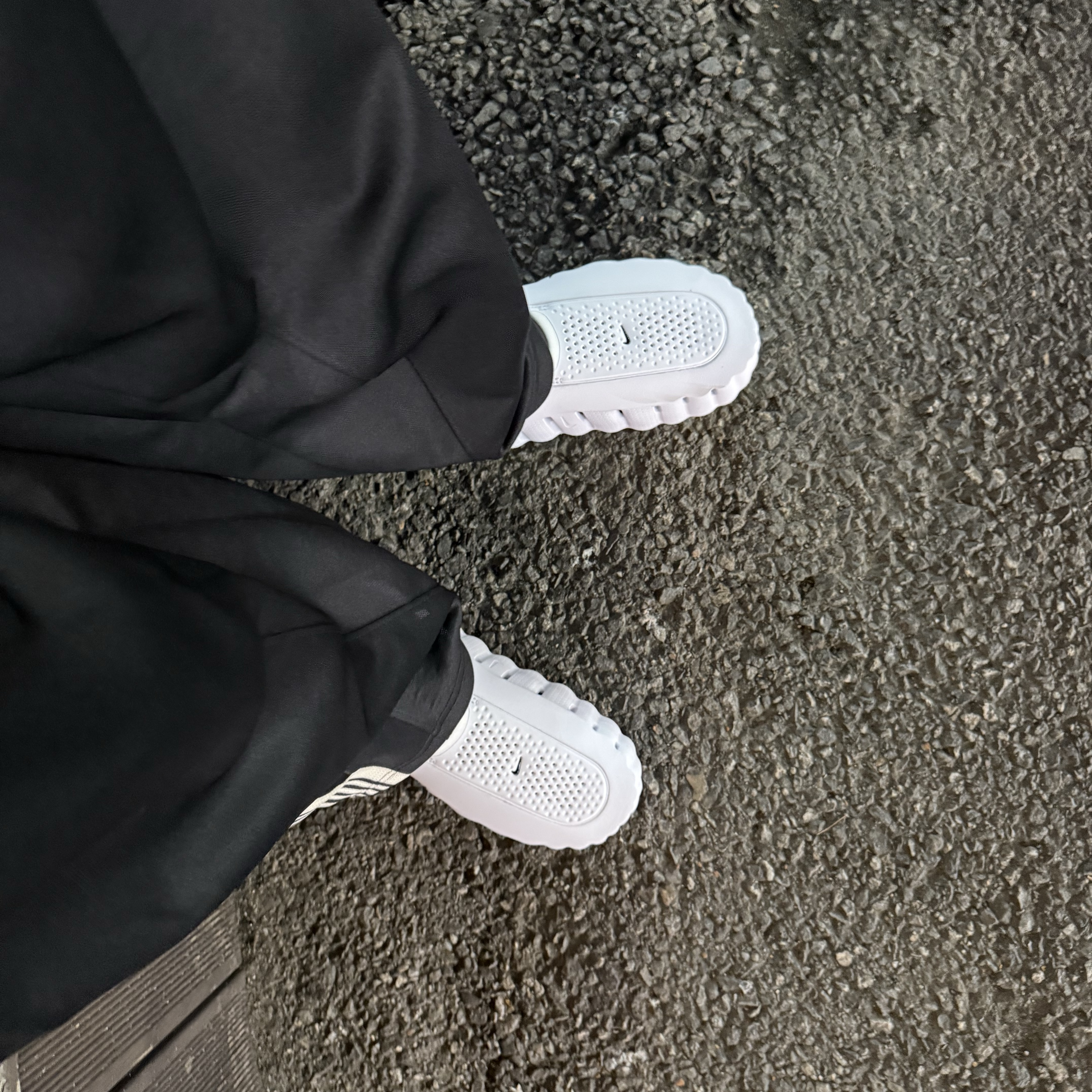 Needles H.D. Track Pant Poly Smooth Charcoal 착용 스타일