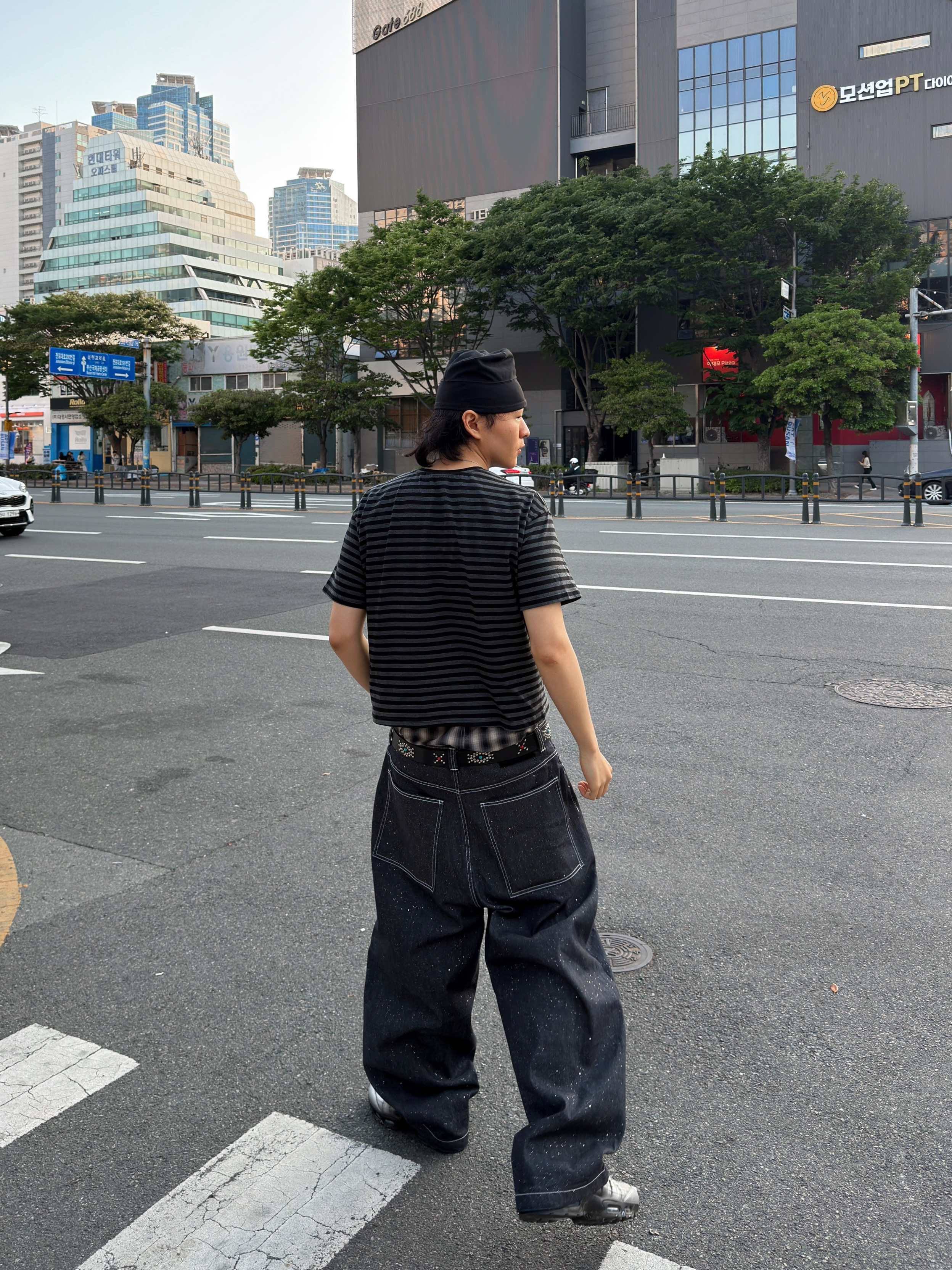 Nike x Palace Air Max 95 Metallic Silver Aluminum, Nike x Stussy Skull Cap Black 착용 스타일 - 2