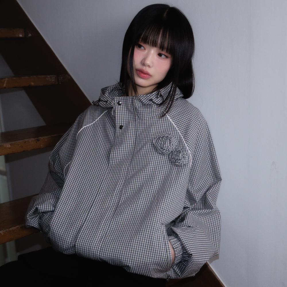 로제프란츠 로즈 코사지 체크 윈드브레이커 블랙(Rosefrantz Rose Corsage Check Windbreaker [Black]) - 2