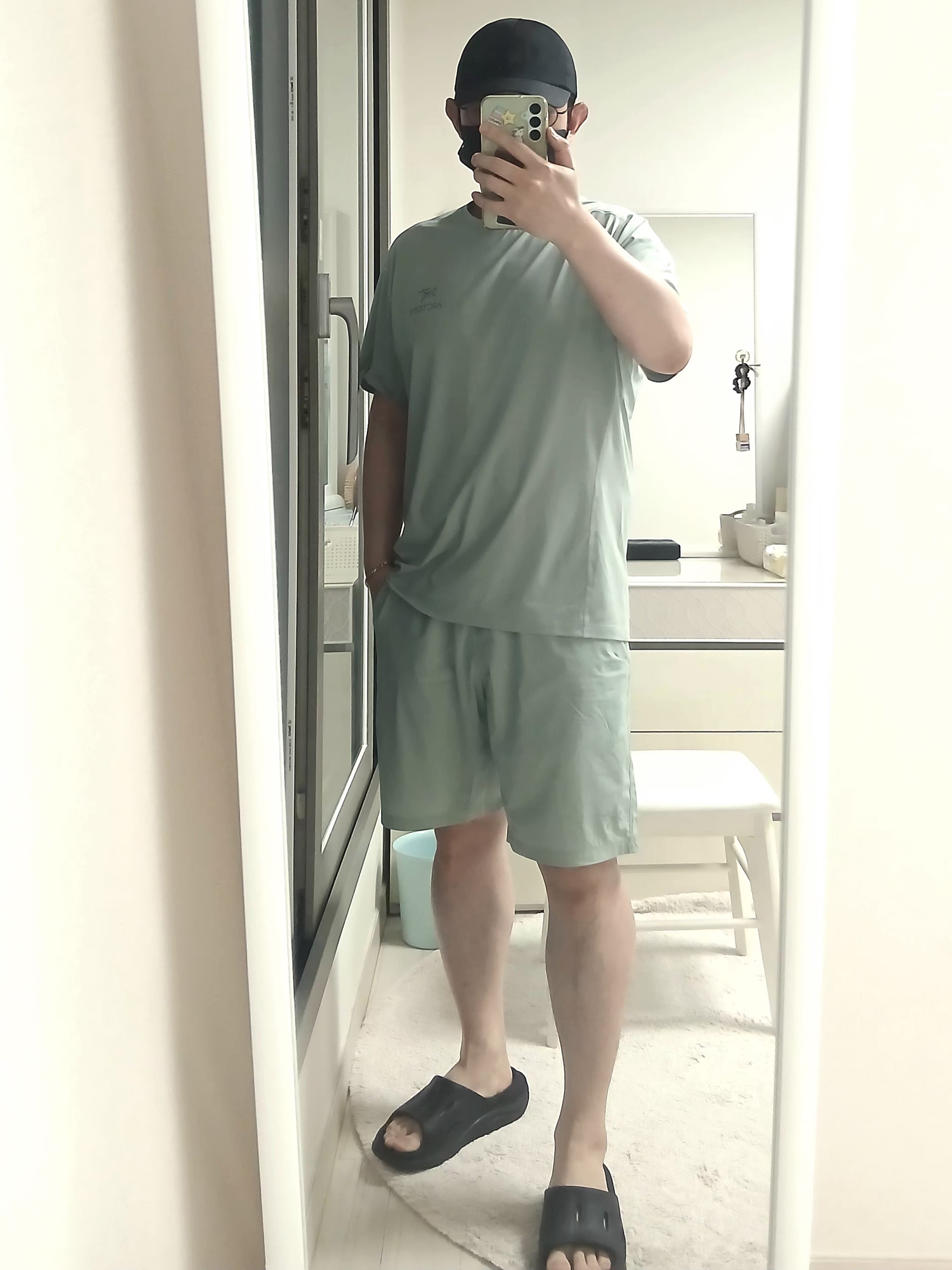Goldwin Gore-Tex 3L Cap Black, Arc'teryx Motus Arcword Crew SS T-Shirt Stone Green Heather 착용 스타일 - 10