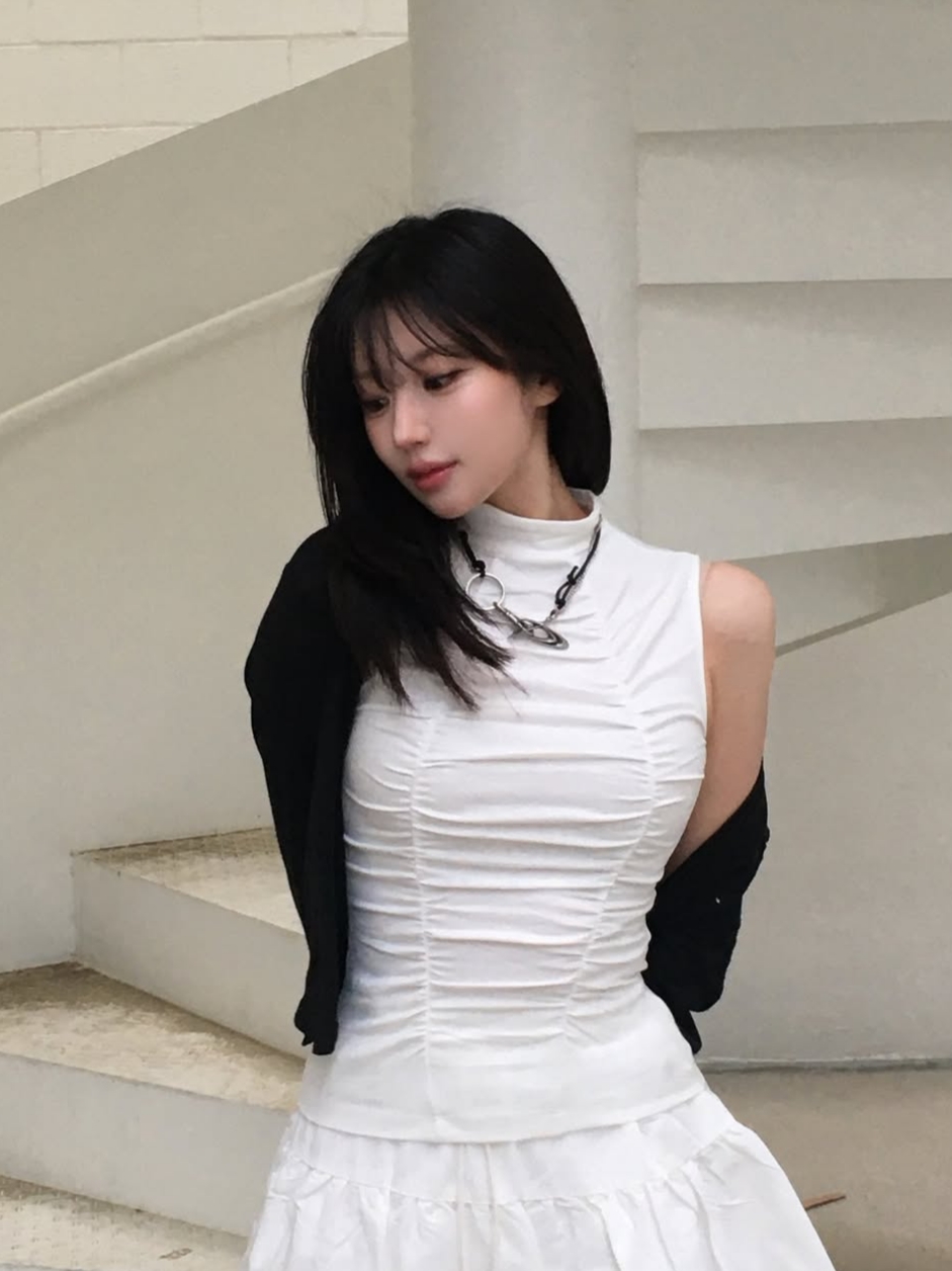 VOONT Shirring High Neck Sleeveless (IVORY) 착용 스타일 - 2