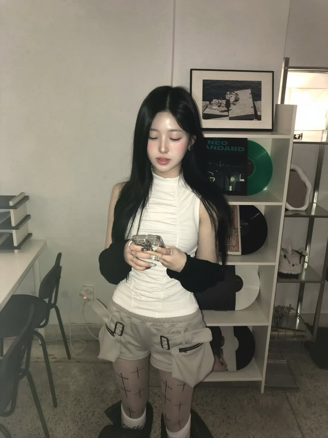 VOONT Shirring High Neck Sleeveless (IVORY) 착용 스타일 - 1