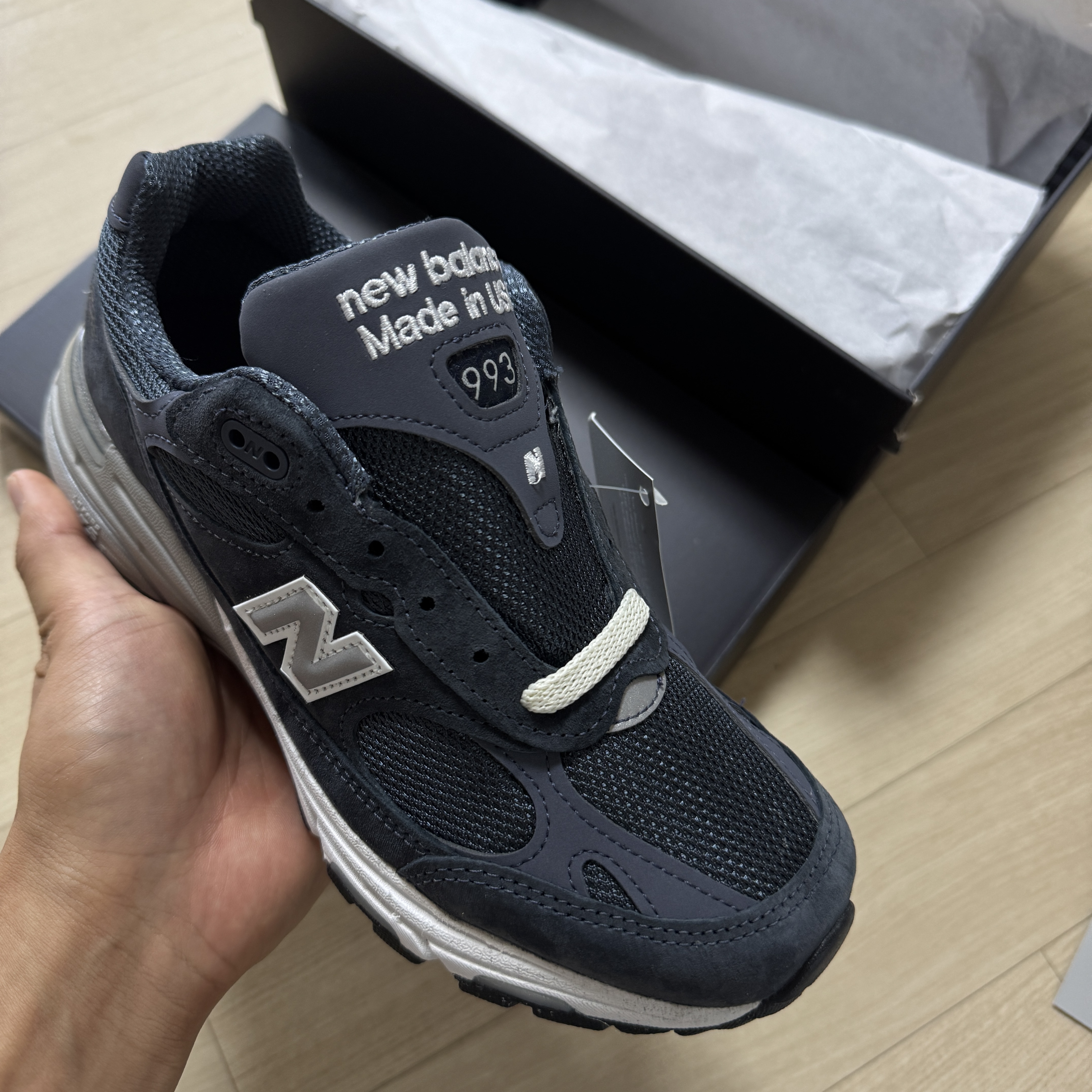 New Balance x Kith 993 Made in USA Asteroid 착용 스타일 - 1
