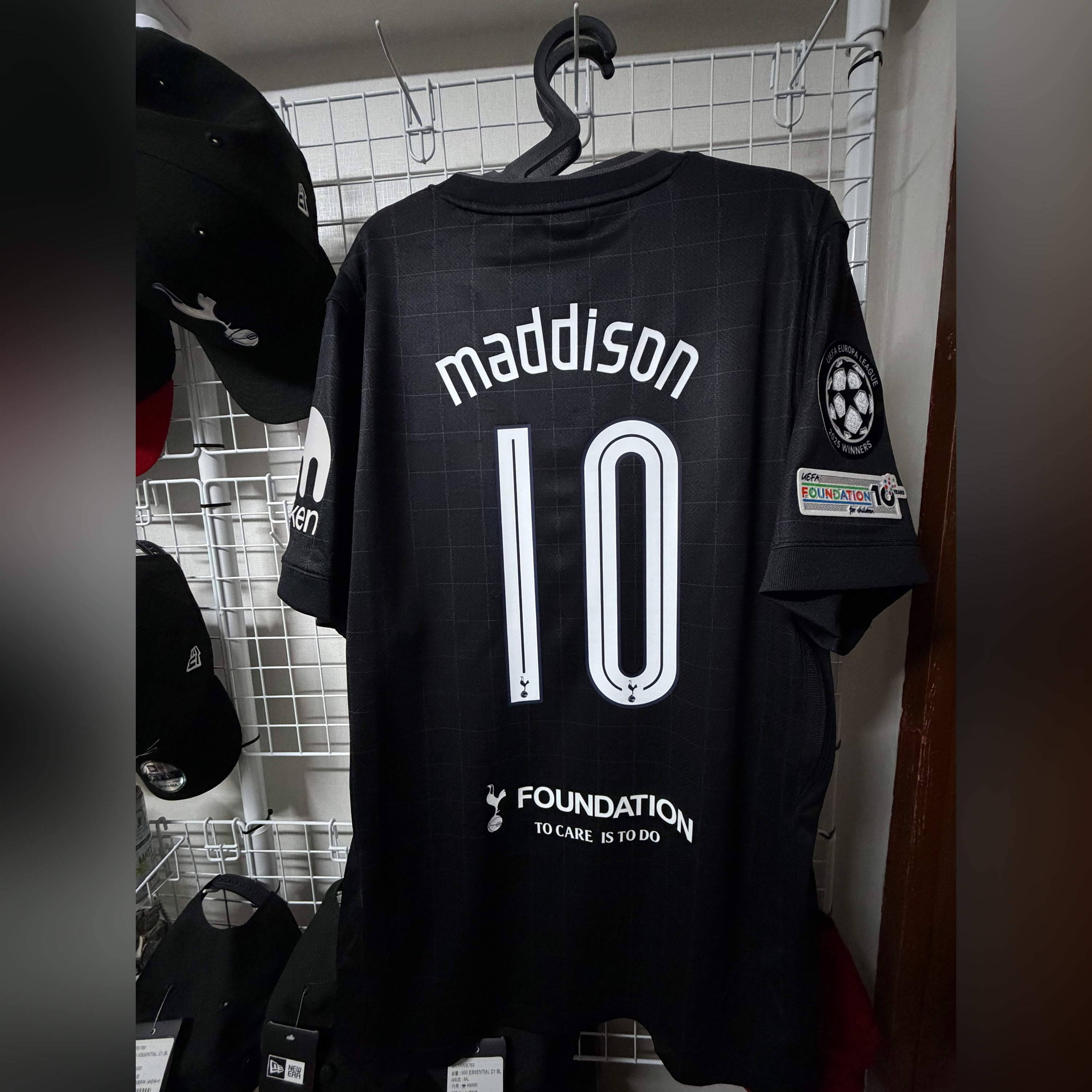 Nike Tottenham Hotspur 2025/26 Stadium Away Dri-Fit Soccer Replica Jersey Black Light Iron Ore (Non Marking Ver.) 착용 스타일