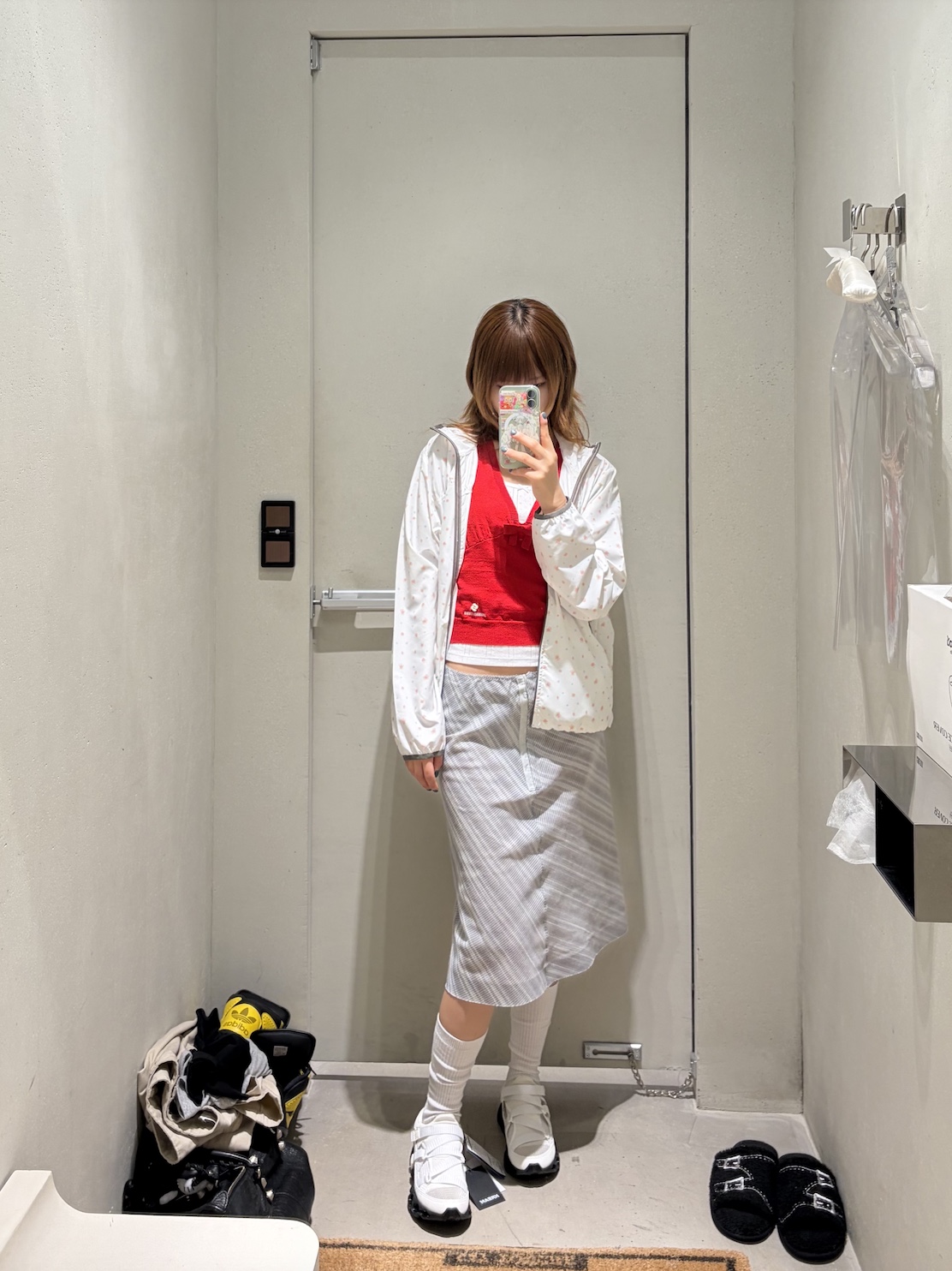 AEAE Flower Windbreaker Jacket White, [KREAM 단독] Cou Cou Intimates Women The Picot Tank Regular White - 26SS 착용 스타일 - 3